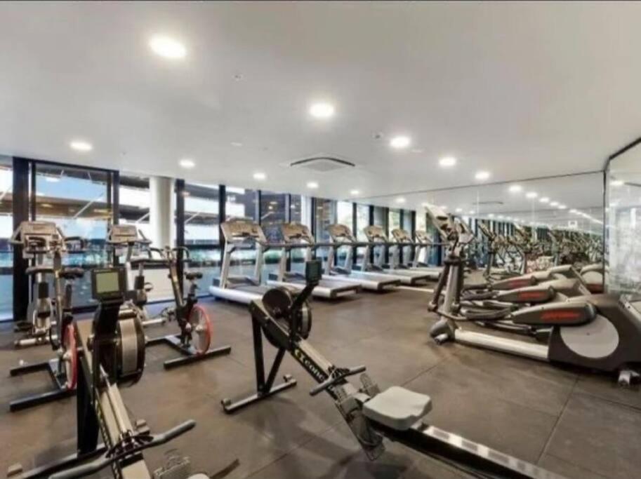 Resort lifestyle urban apt - pool, gym, sauna