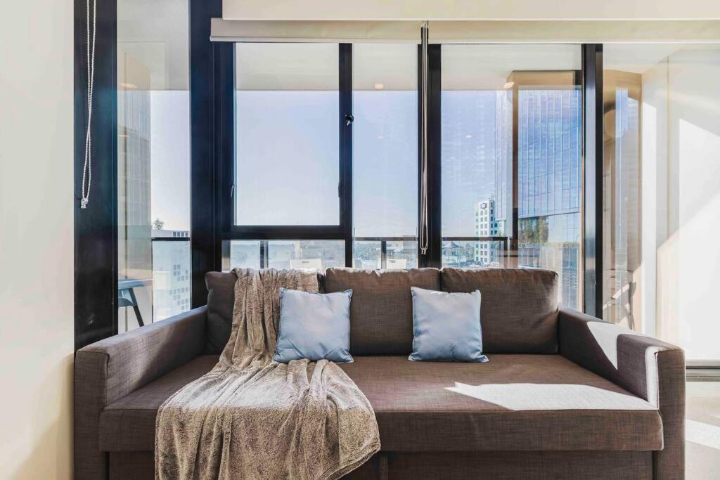Resort lifestyle urban apt - pool, gym, sauna