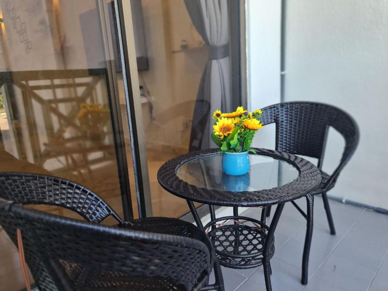 1-5pax Suite - FREE BBQ, Beach Front, Swimming Pool photo 4