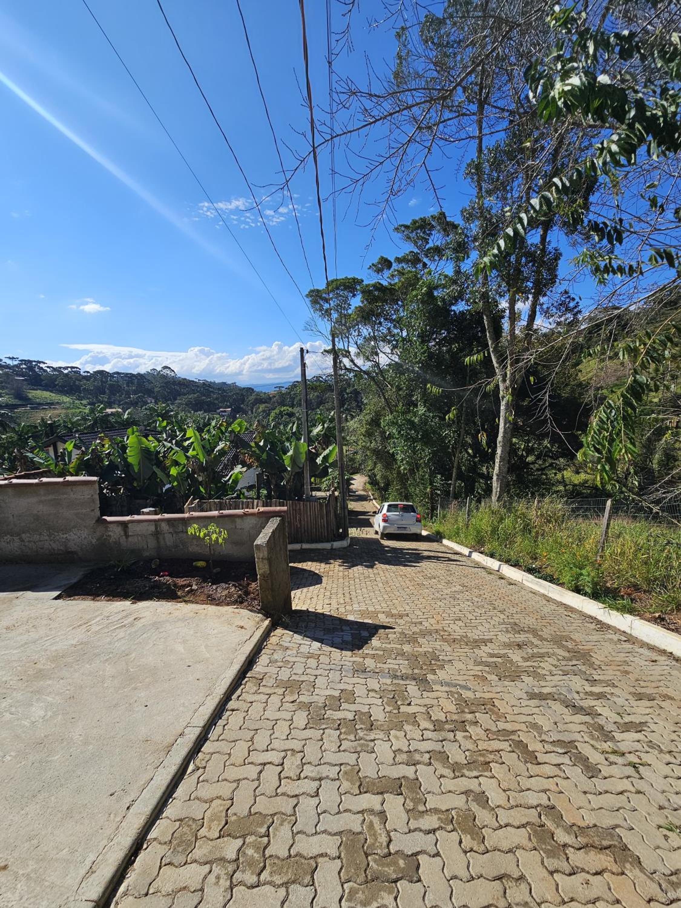 Casa amarela , perto do centro de Sto Antônio do Pinhal
