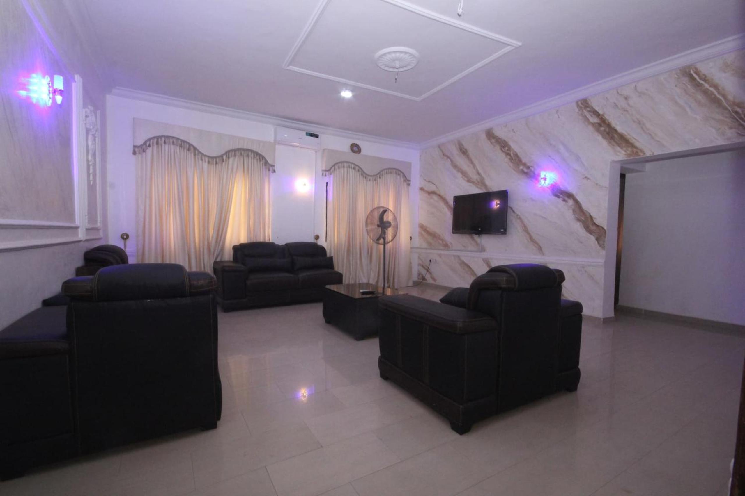 White House Service Apartment