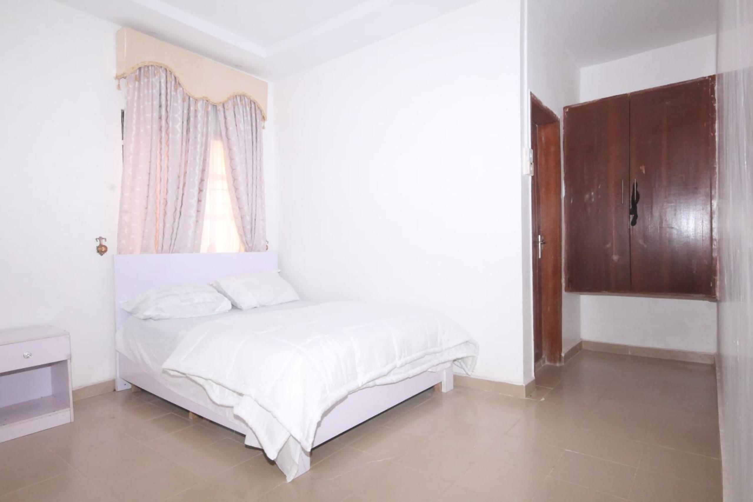 White House Service Apartment