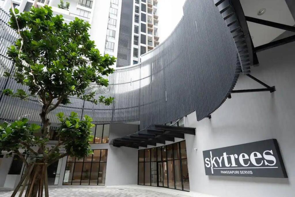Sky Trees Bukit Indah netflix and wifi