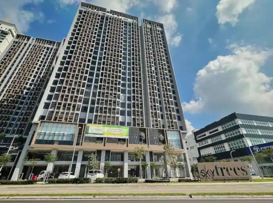 Sky Trees Bukit Indah netflix and wifi
