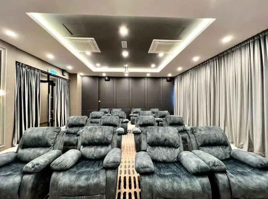 Sky Trees Bukit Indah netflix and wifi