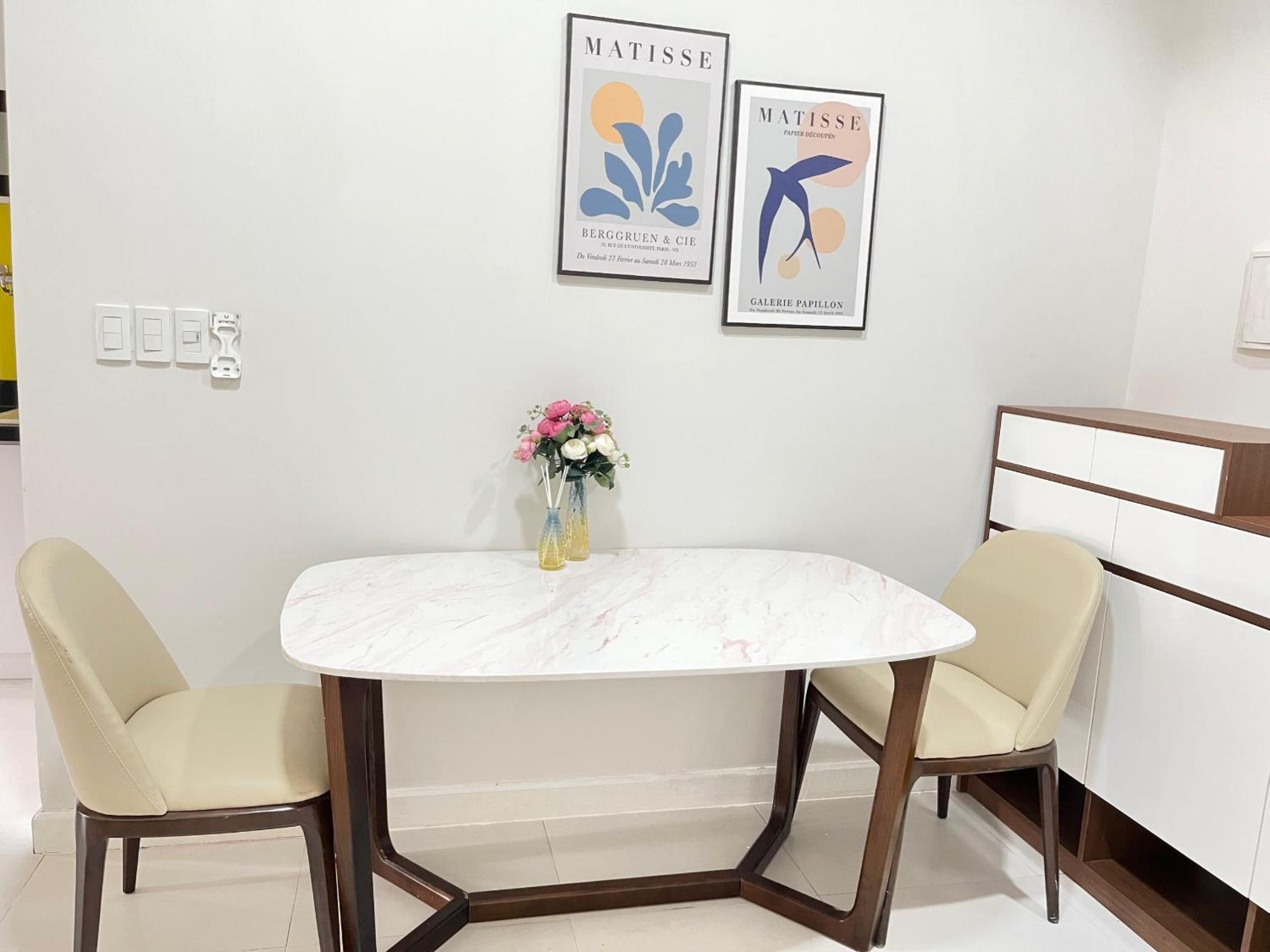 1 bedroom Lexington