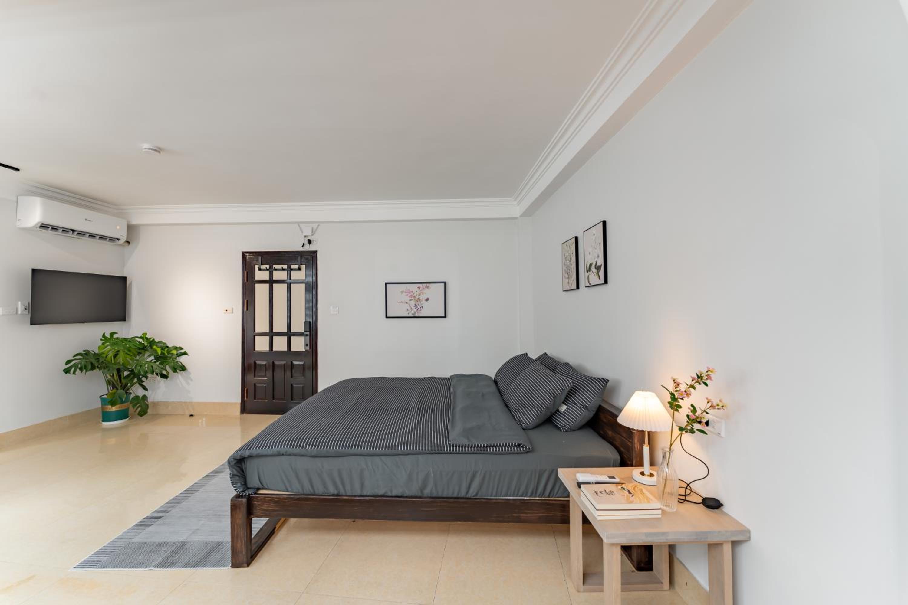 Old Quarter-Private Quiet Central Entire Rental-Peaceful Central Suites