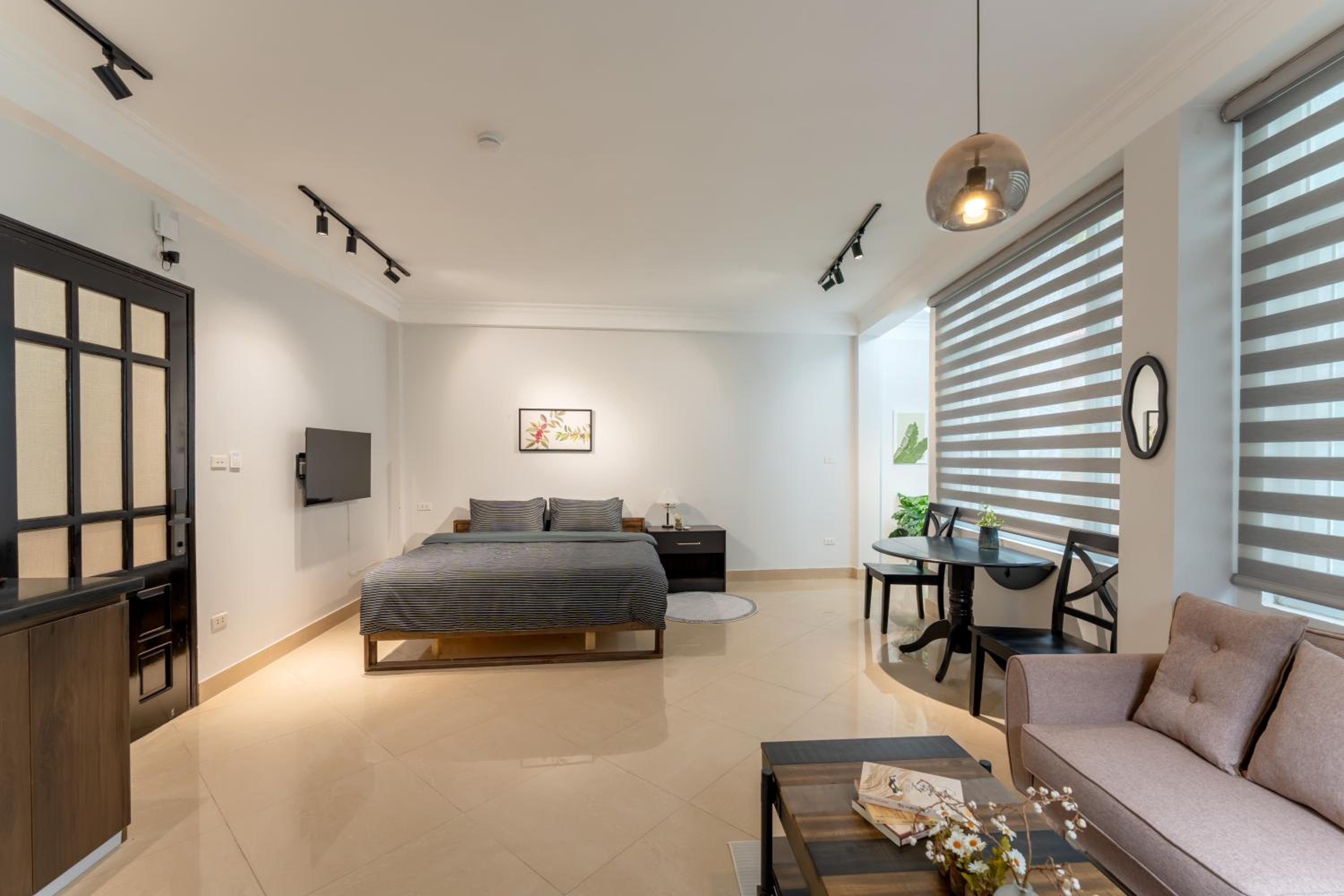 Old Quarter-Private Quiet Central Entire Rental-Peaceful Central Suites