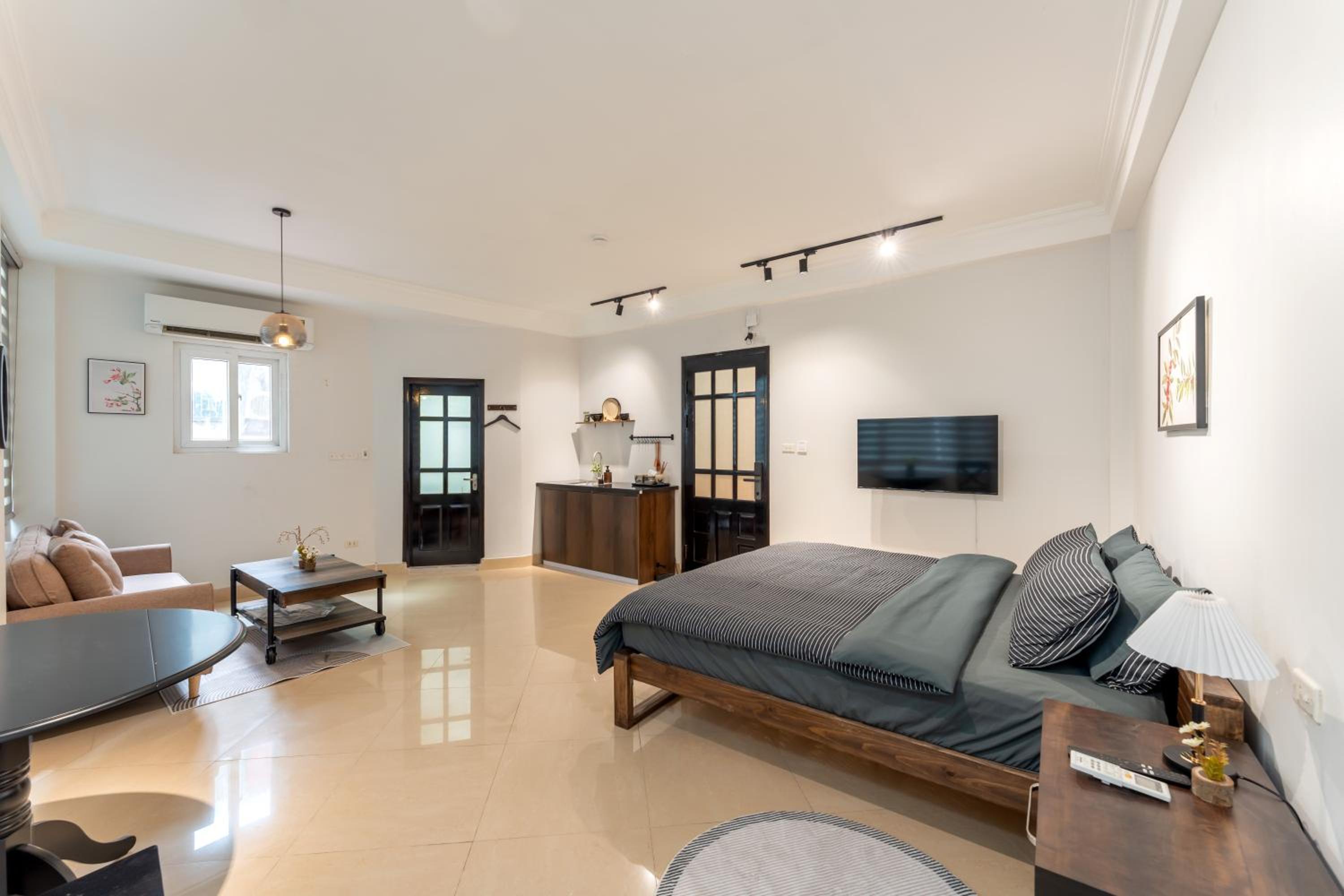 Old Quarter-Private Quiet Central Entire Rental-Peaceful Central Suites