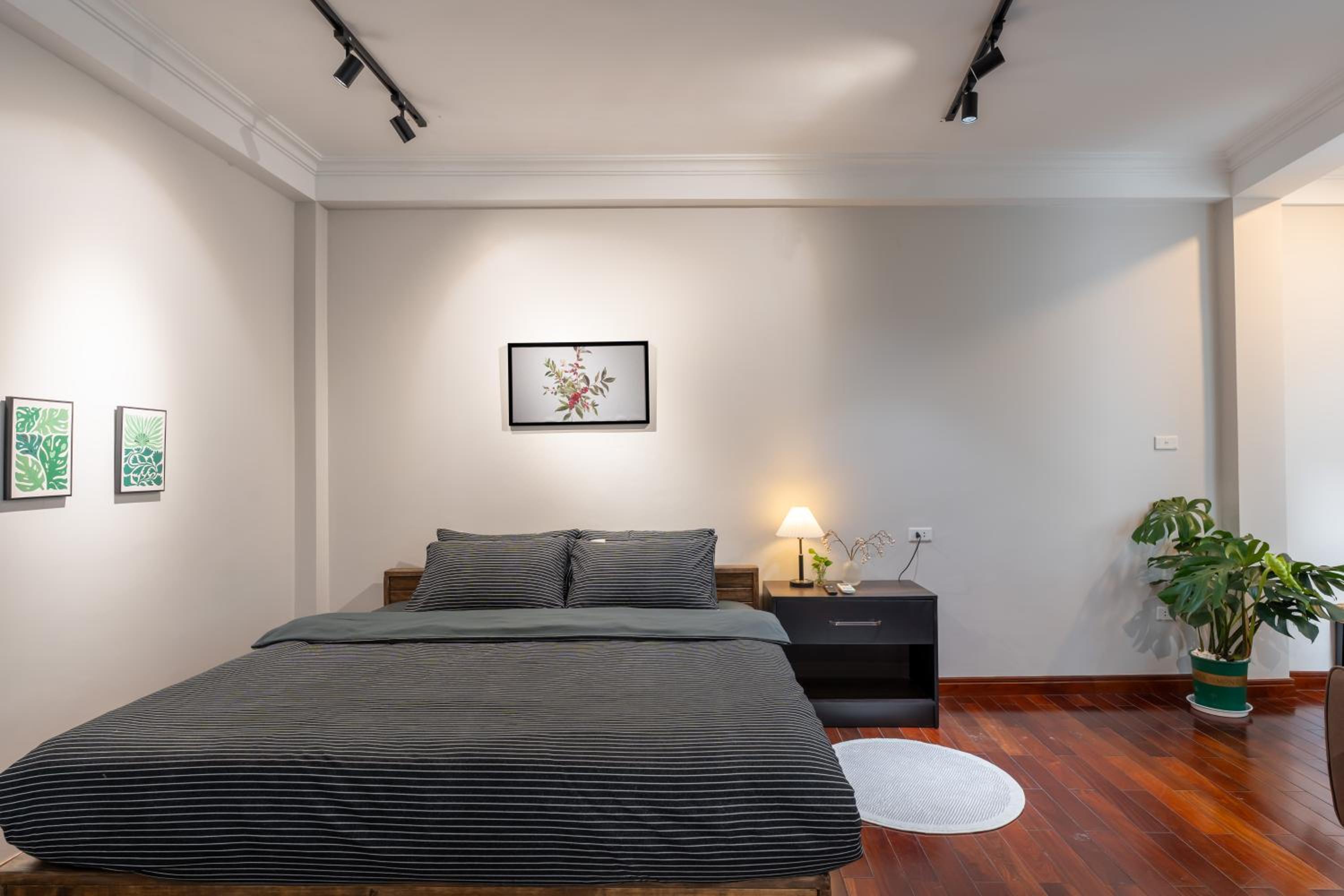 Old Quarter-Private Quiet Central Entire Rental-Peaceful Central Suites
