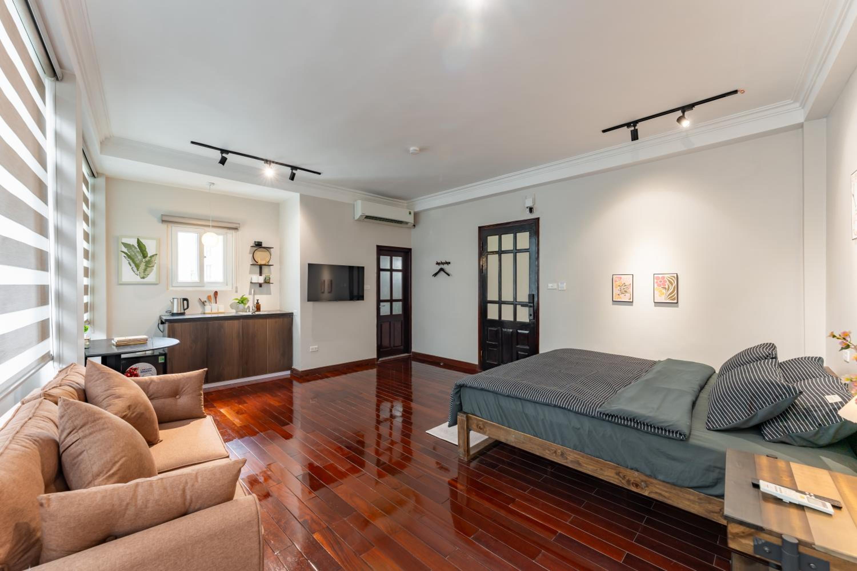 Old Quarter-Private Quiet Central Entire Rental-Peaceful Central Suites