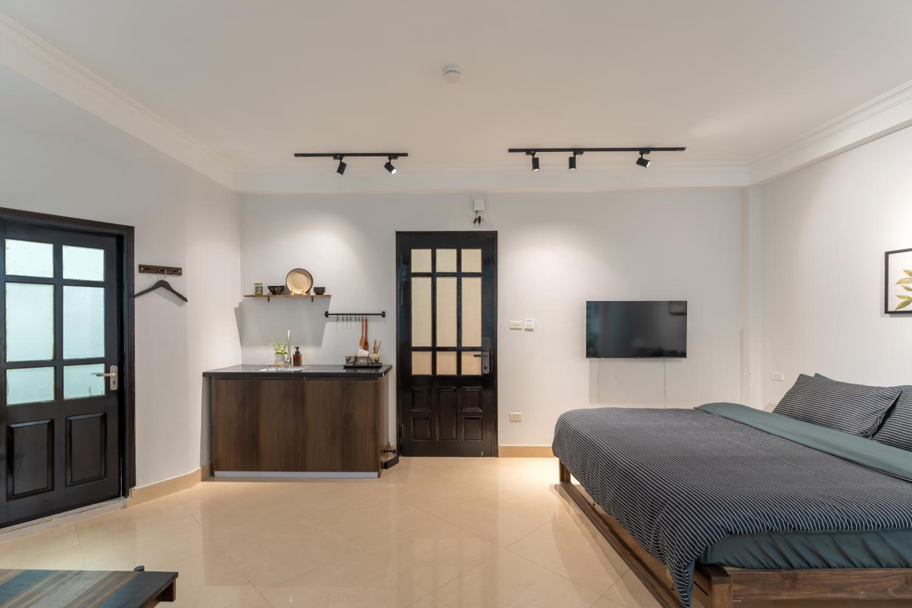 Old Quarter-Private Quiet Central Entire Rental-Peaceful Central Suites
