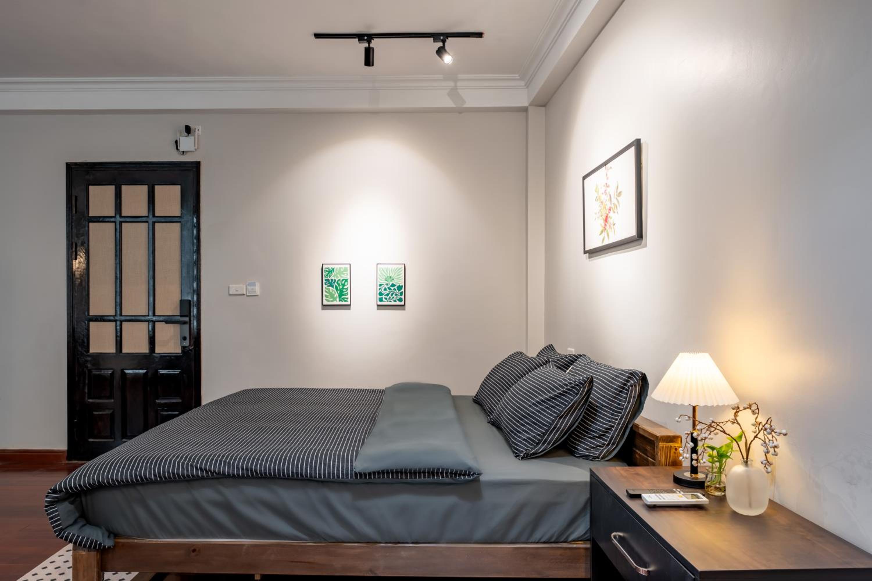 Old Quarter-Private Quiet Central Entire Rental-Peaceful Central Suites