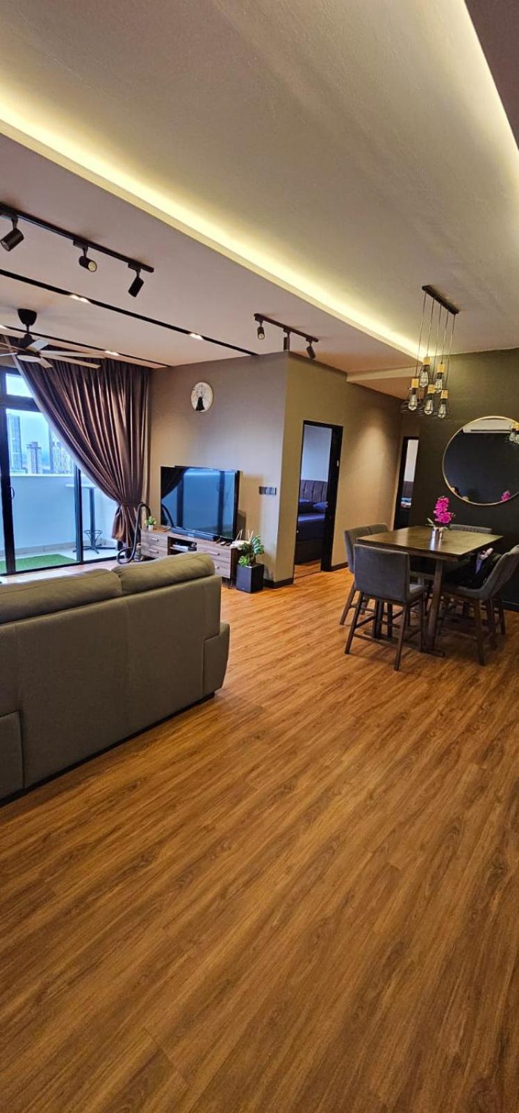 Cosy Condo at Meridin Medini with Legoland view photo 8