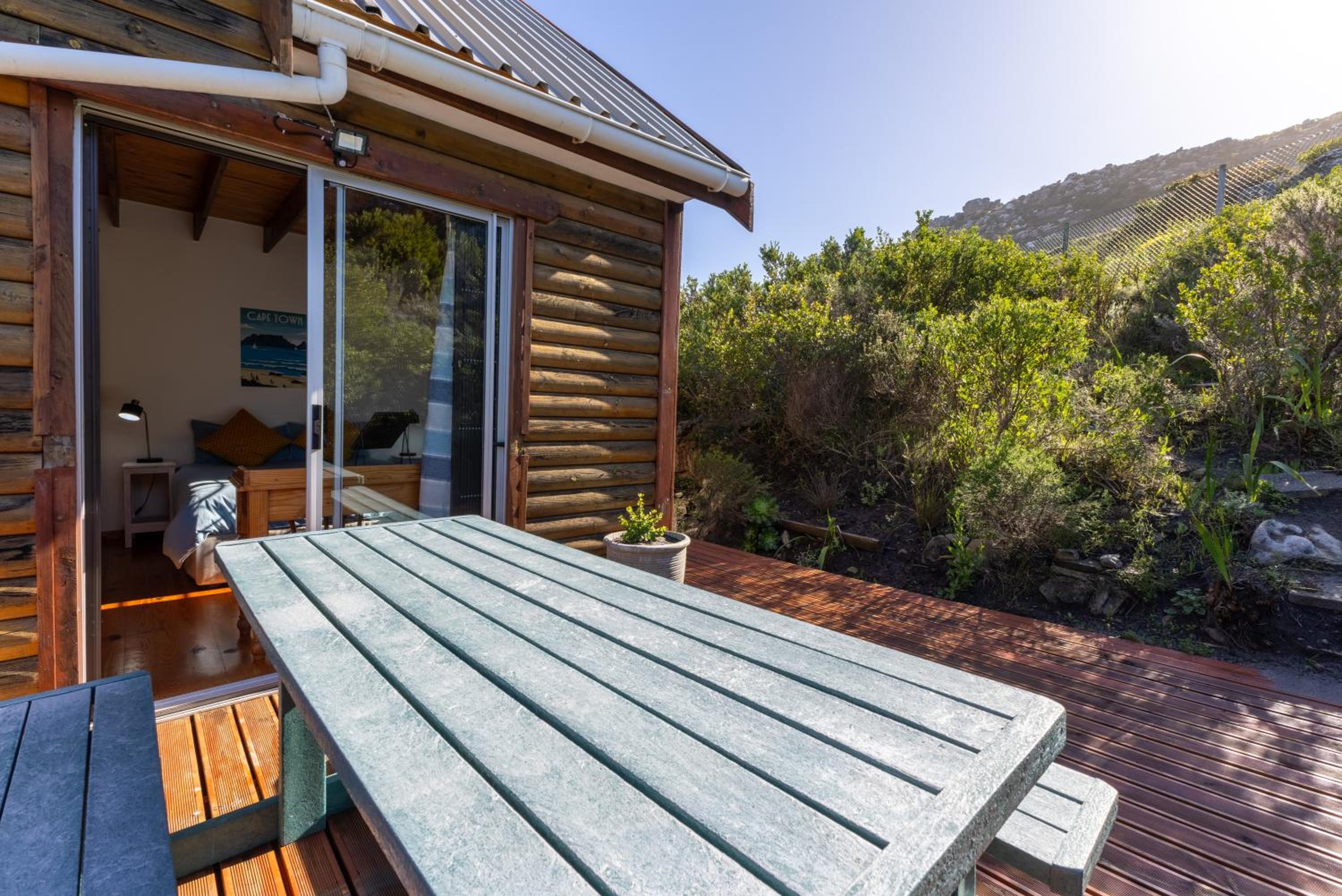 Lark House, Peaceful Mountain Home with Wonderful Ocean Views