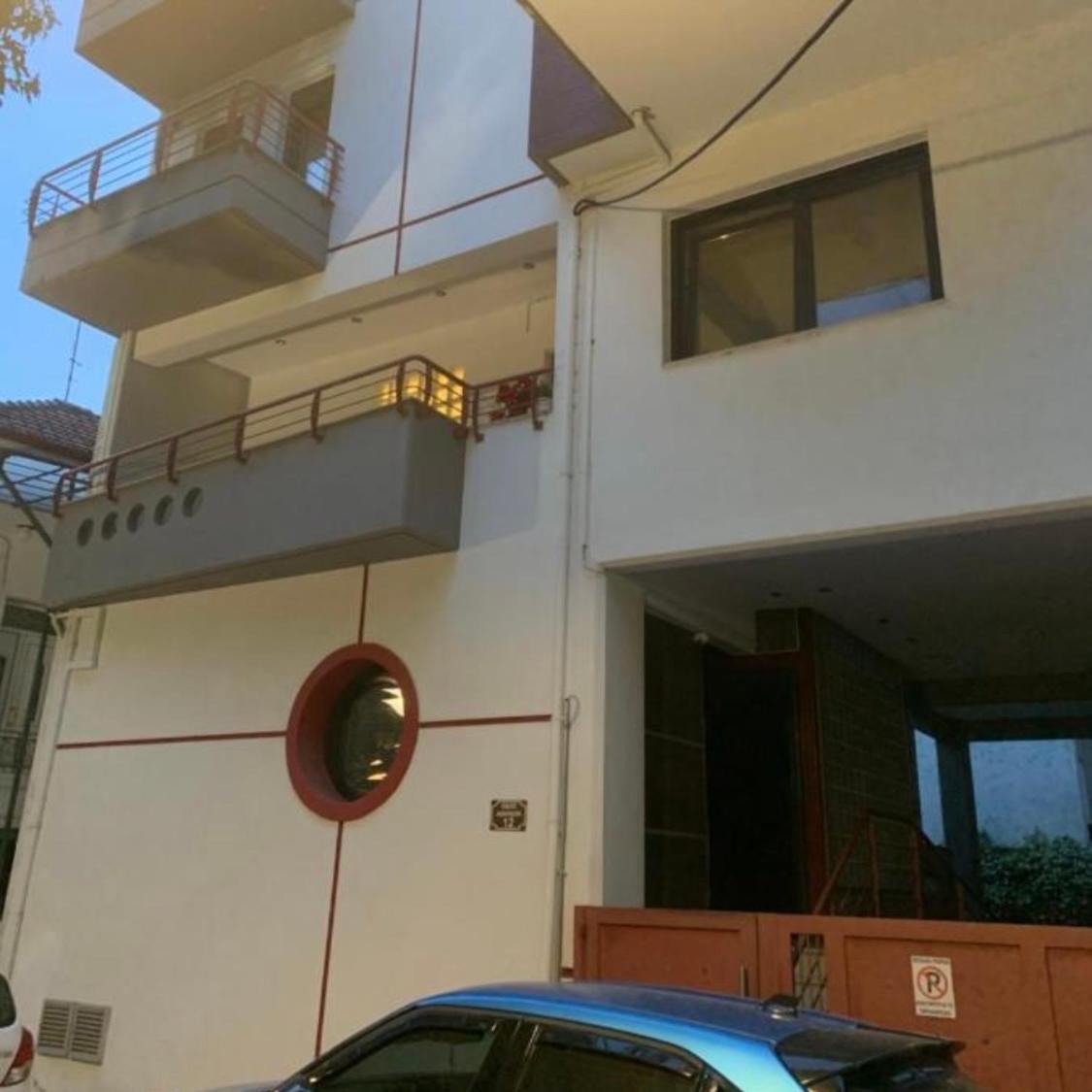 Central & Riverfront Room 2