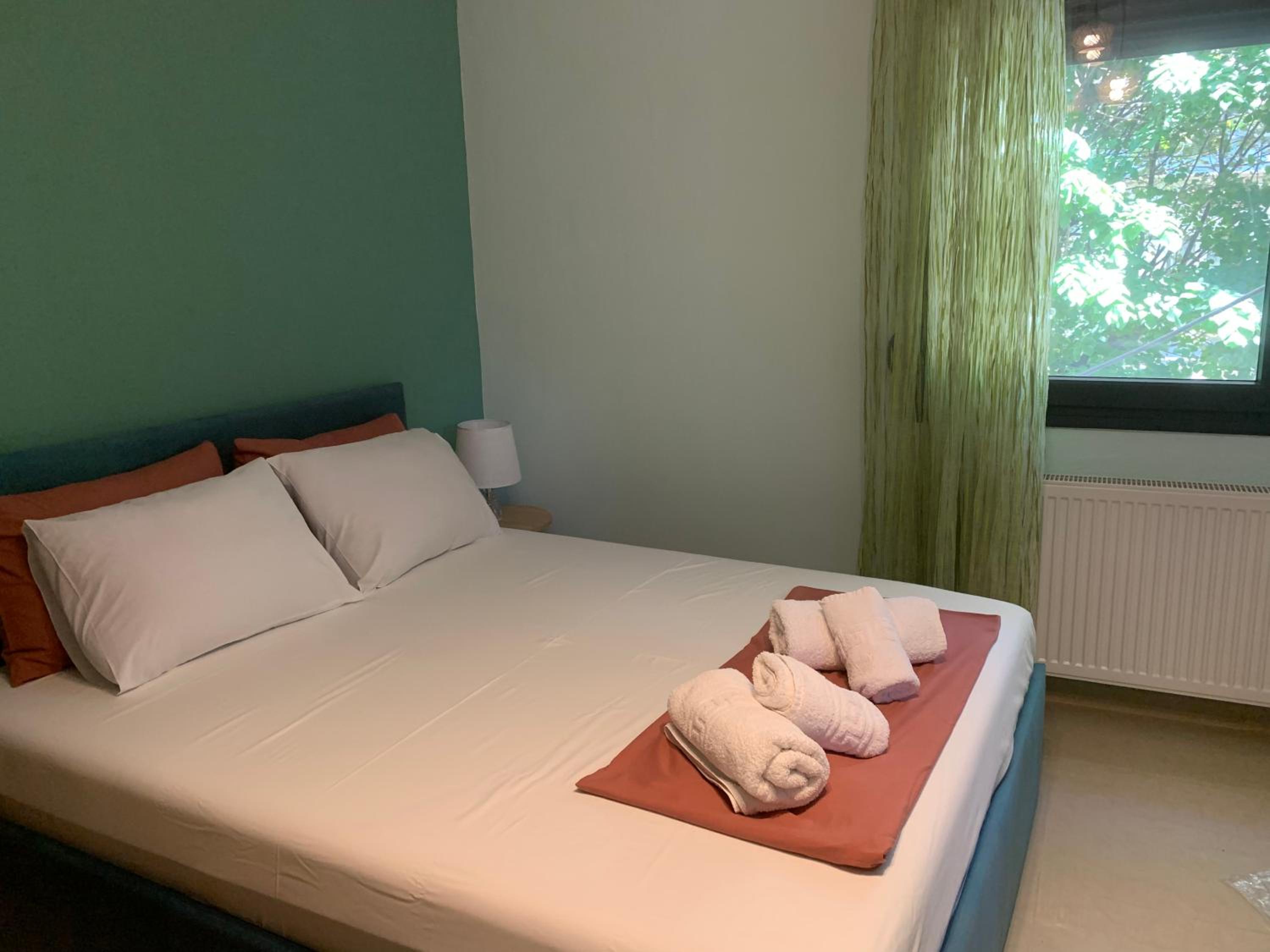 Central & Riverfront Room 2 photo 5