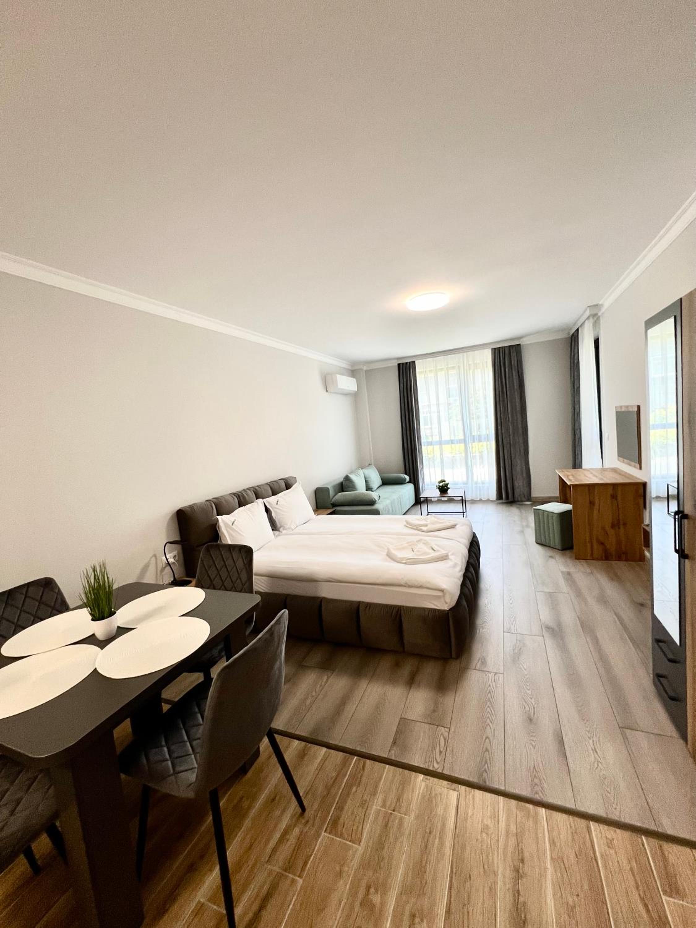GREEN PARK Apartments and rooms for guests