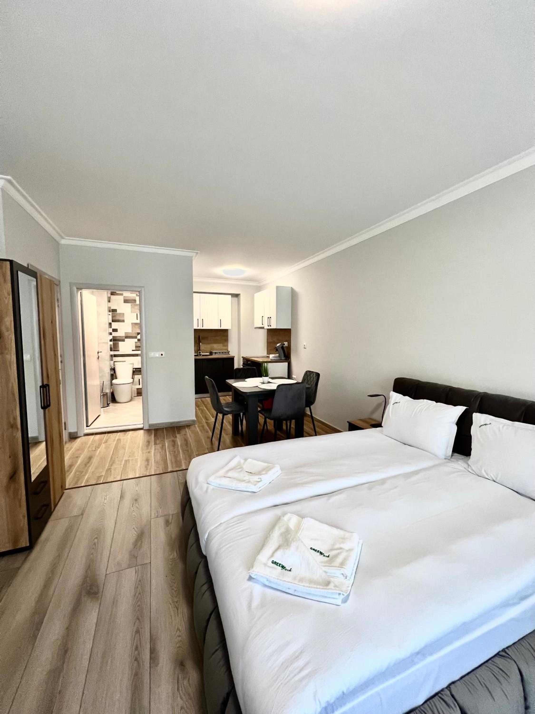 GREEN PARK Apartments and rooms for guests