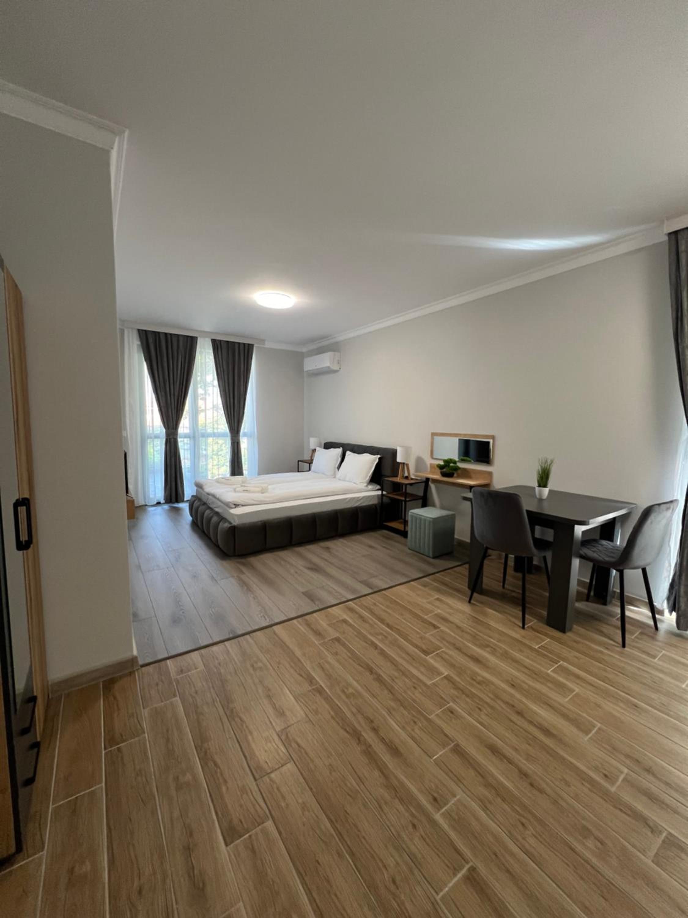 GREEN PARK Apartments and rooms for guests