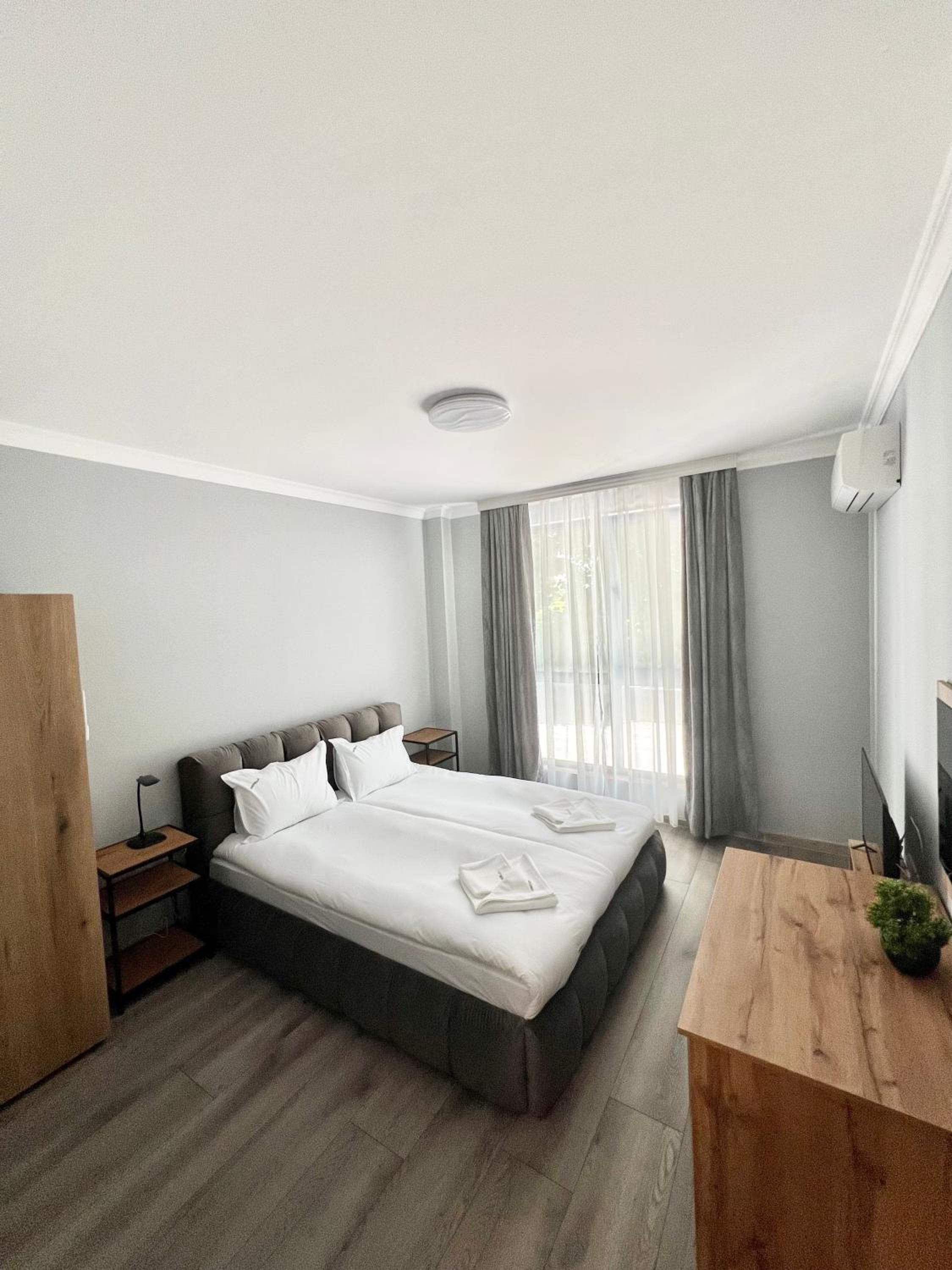 GREEN PARK Apartments and rooms for guests