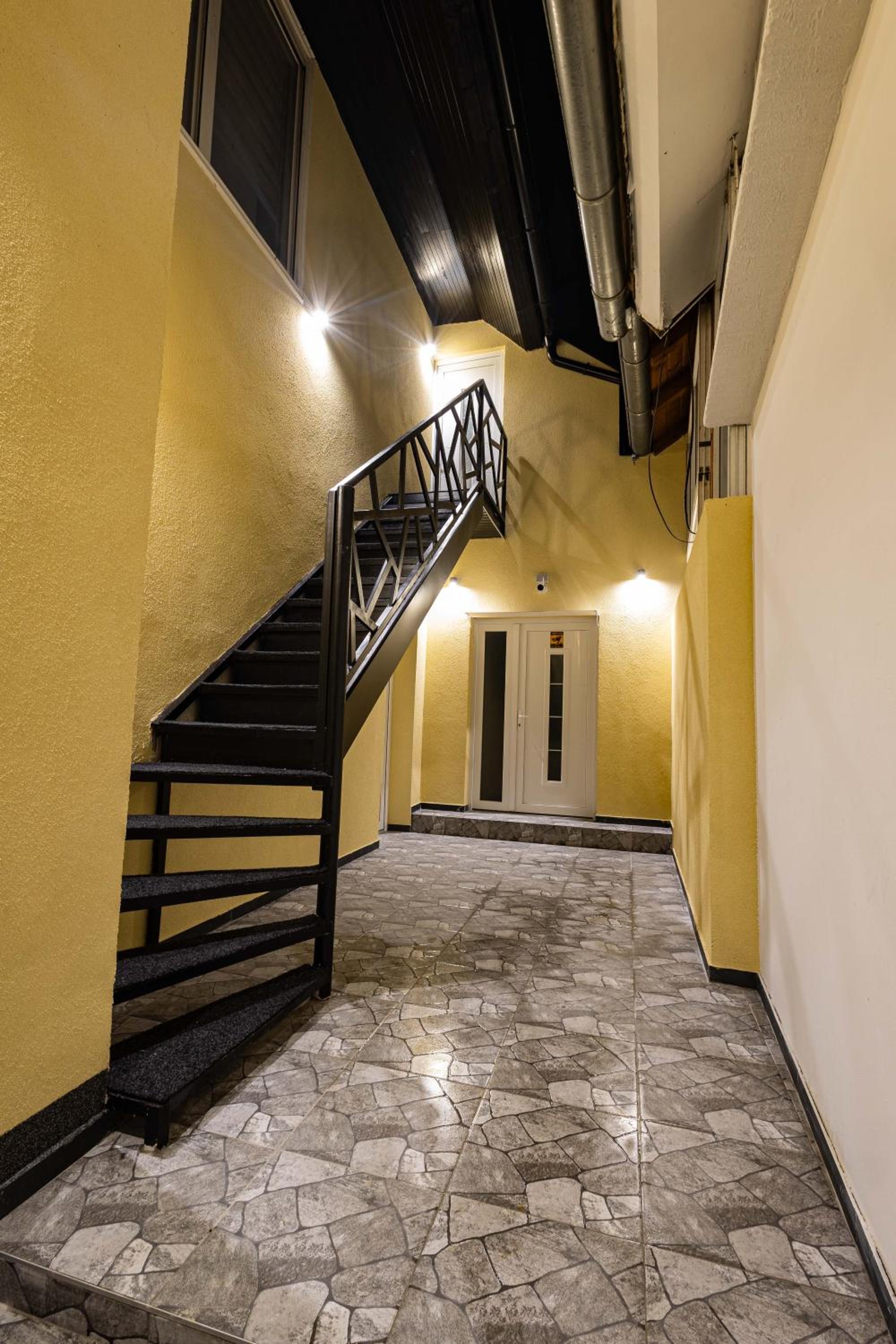 Luna Nera apartments