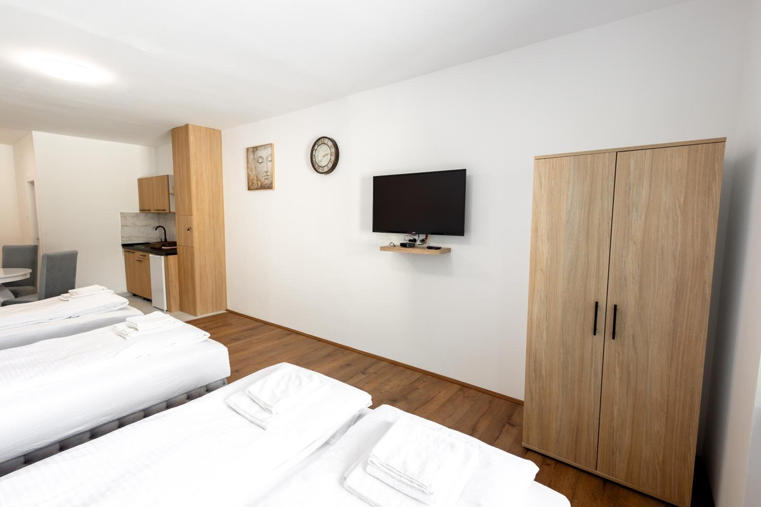 Luna Nera apartments