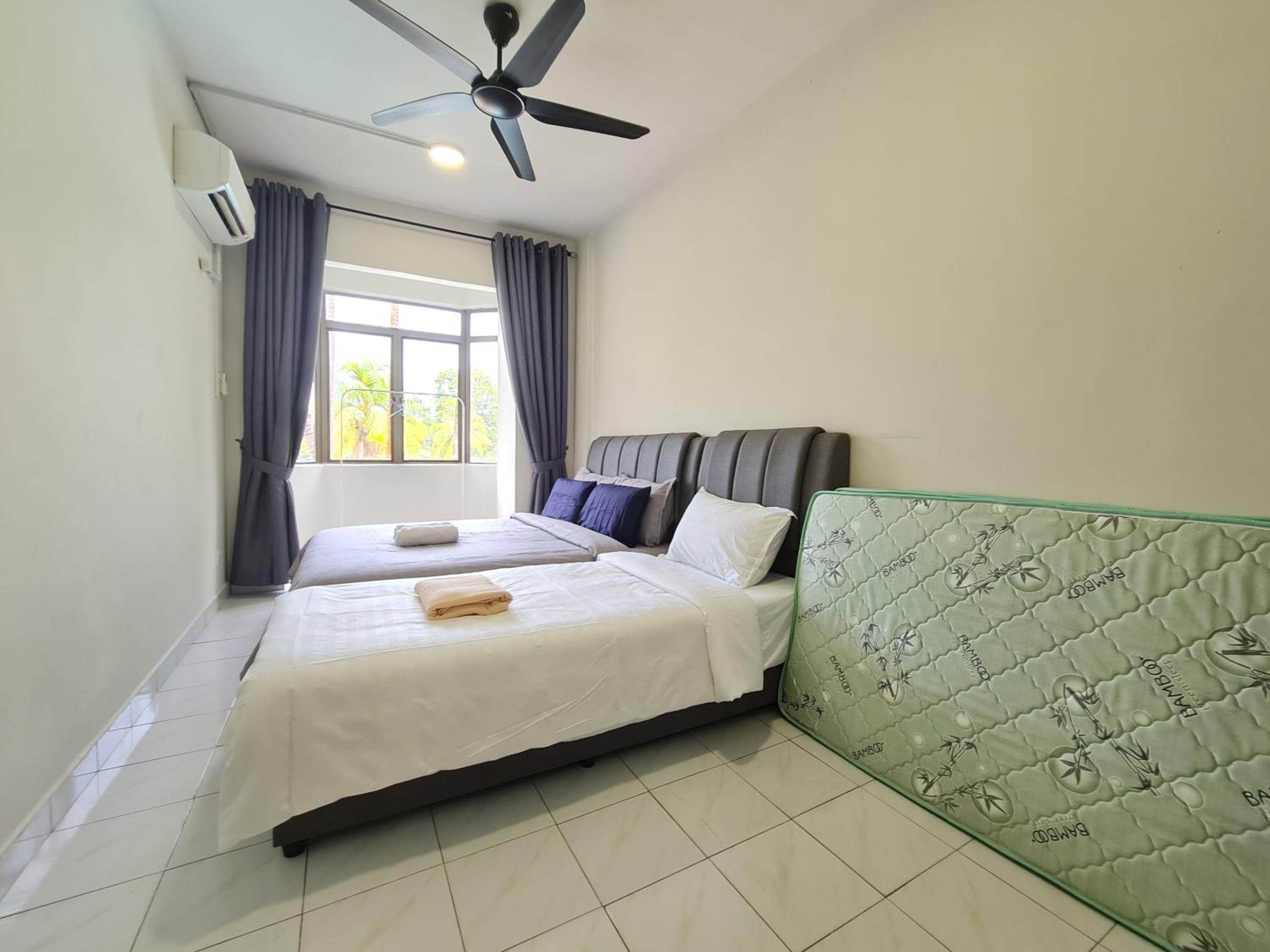 1-5Pax, Bayu Beach Front, Pool, BBQ, Steamboat, Water Sport photo 4