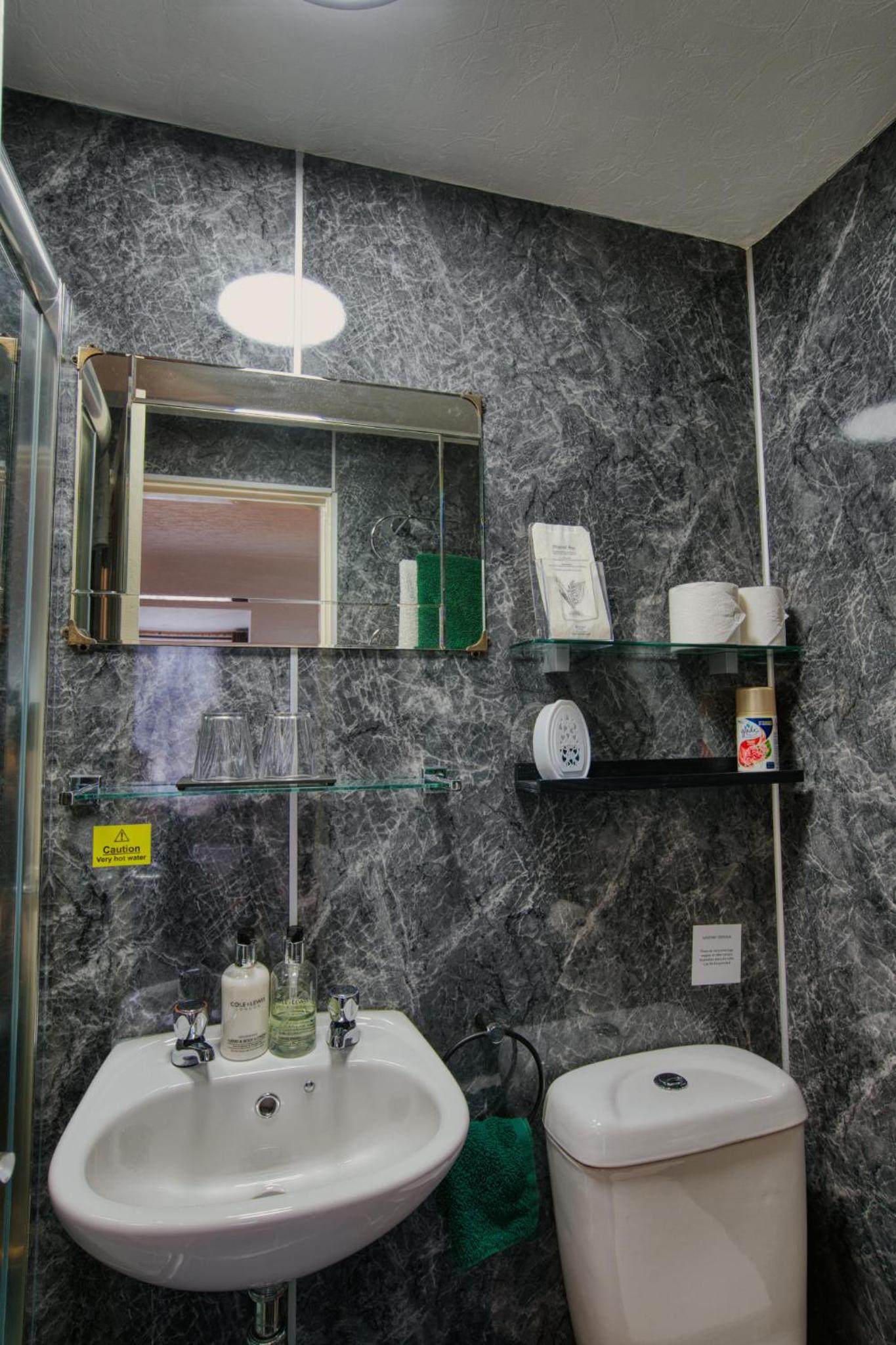 Pitfaranne Guest House