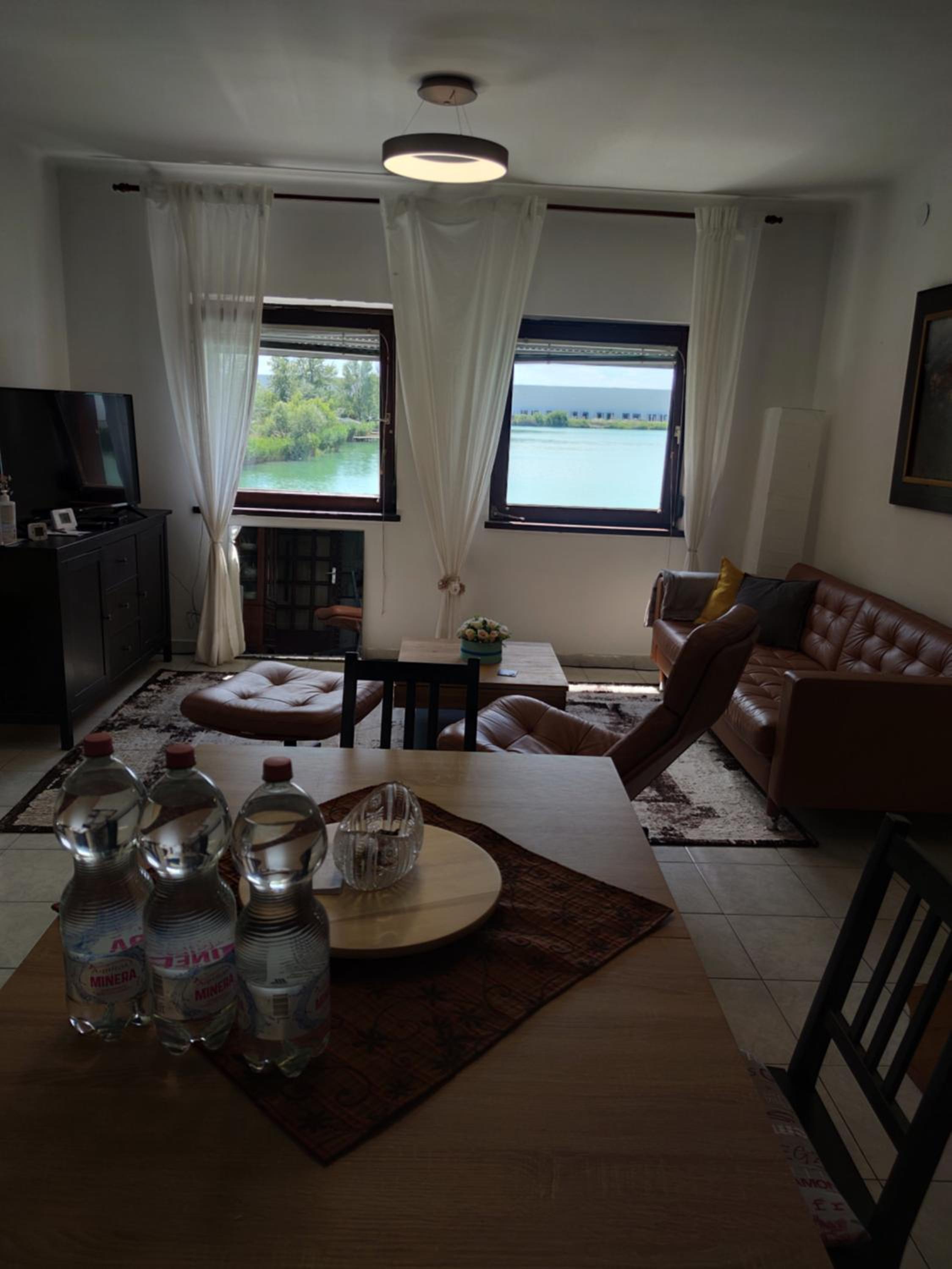 Romantic Lakeside Retreat - Nature Sport near Bp