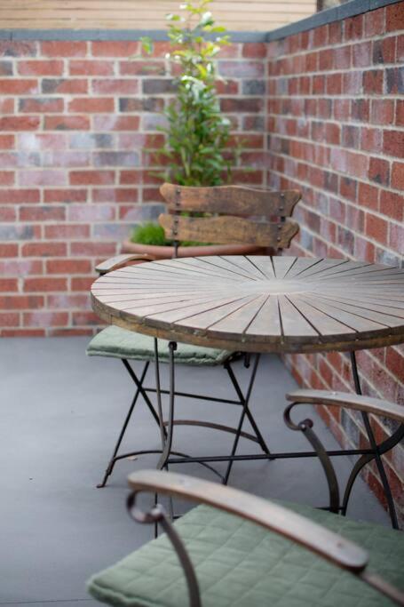 Dovecote - Launceston Luxury