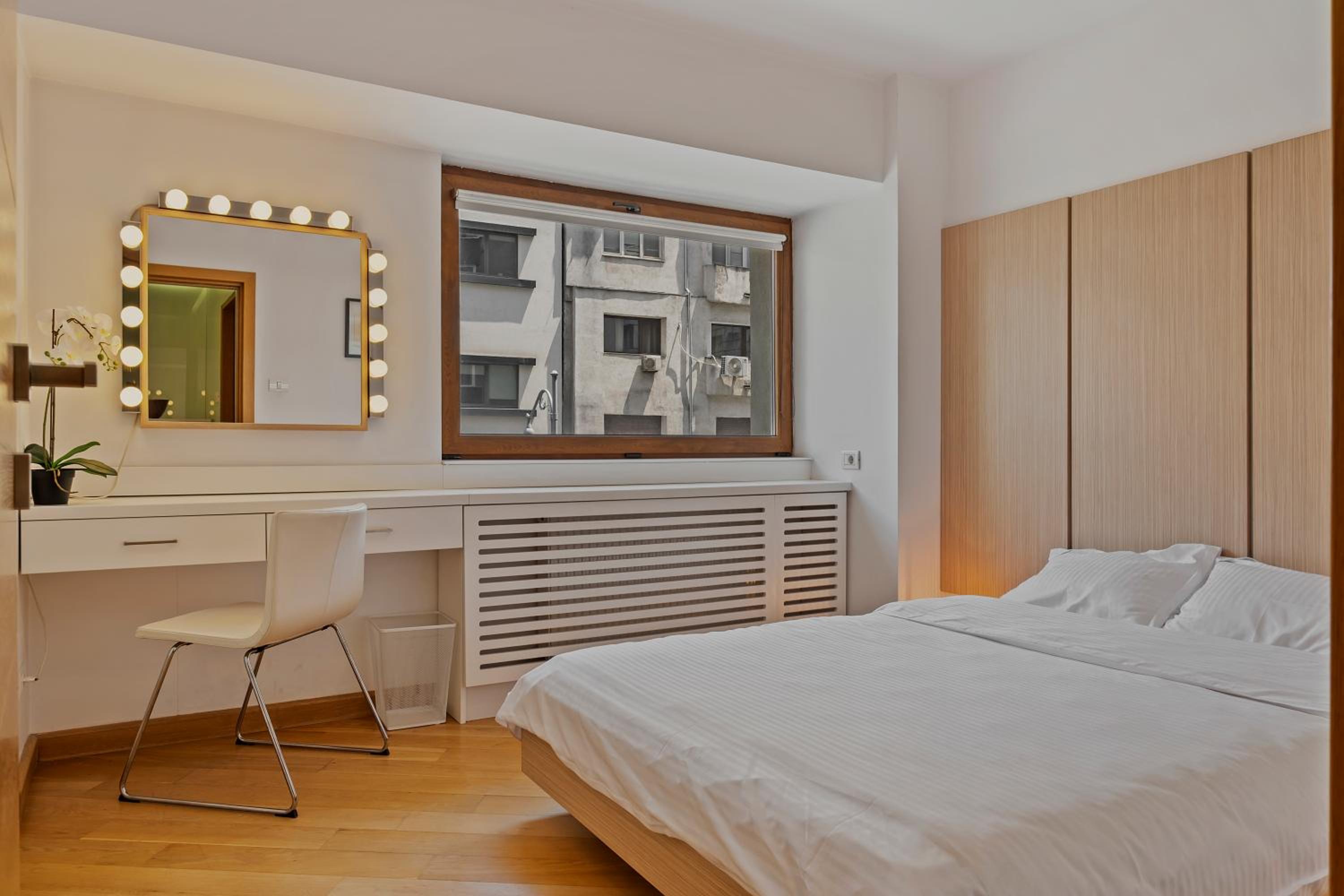 EDES Central Suite Perfect Location & Modern