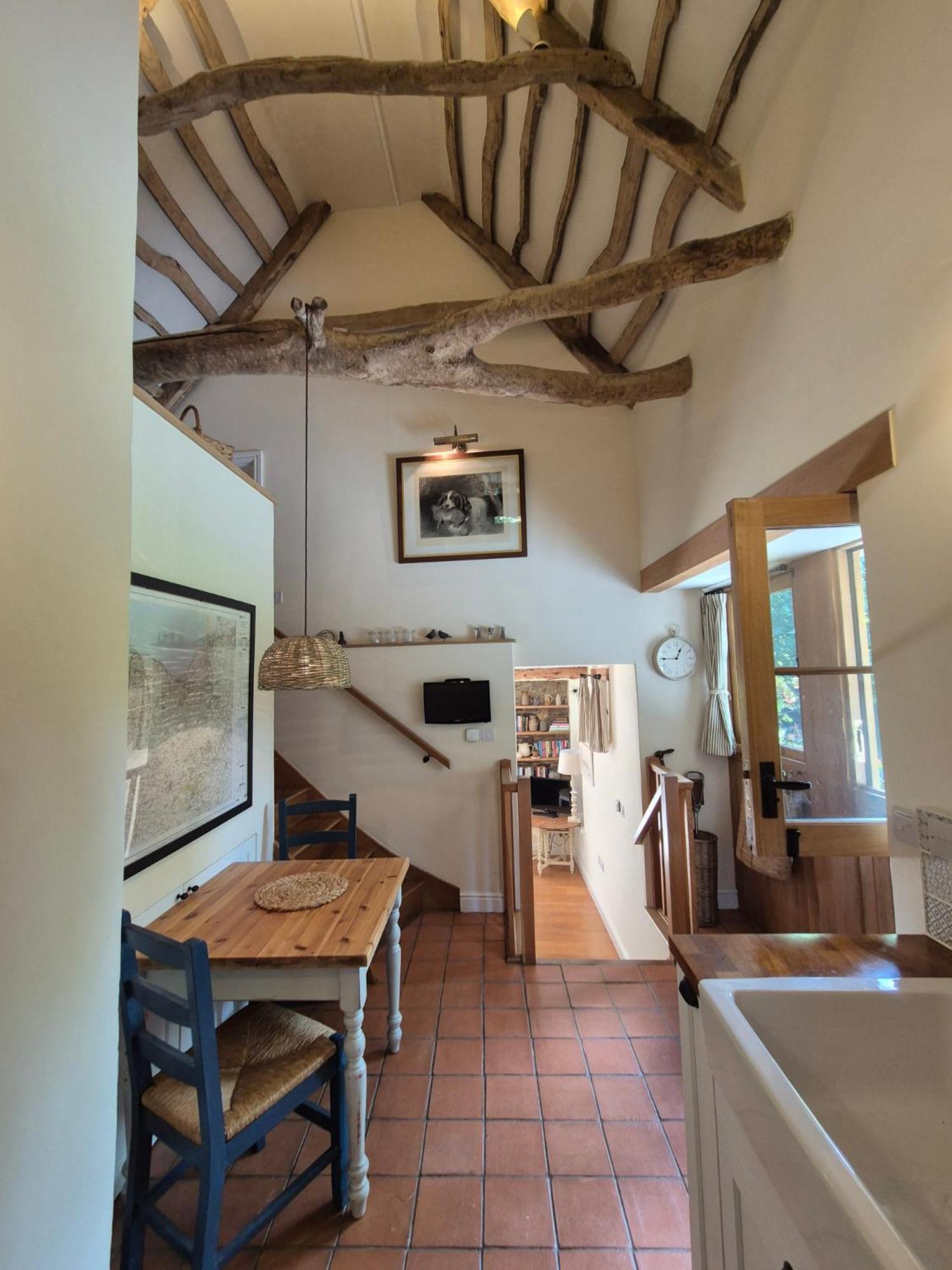 Raleigh Cottage - Thatched one bedroom cottage view 3