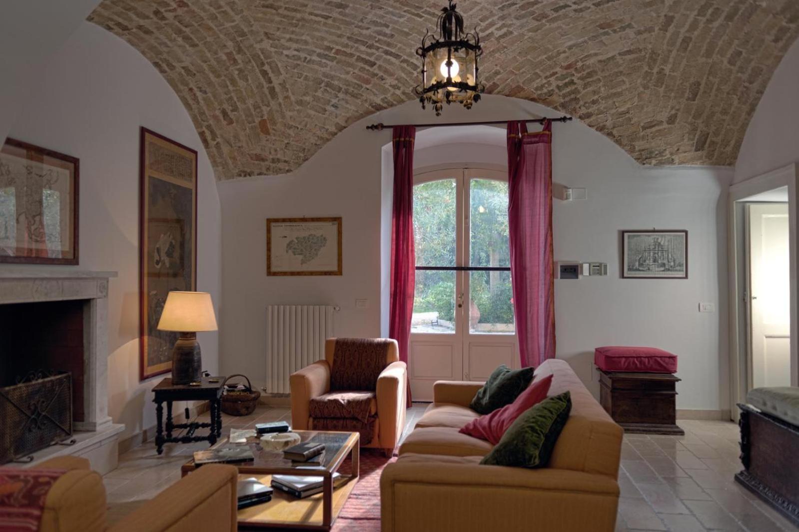 Colonna Country Home