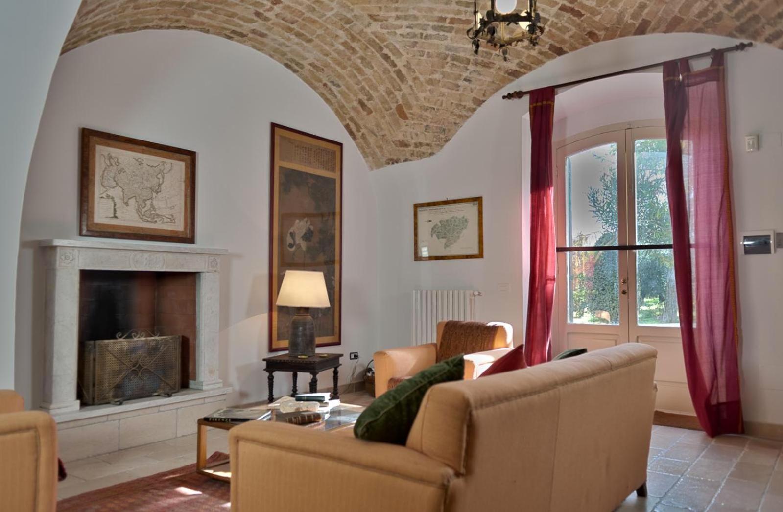 Colonna Country Home