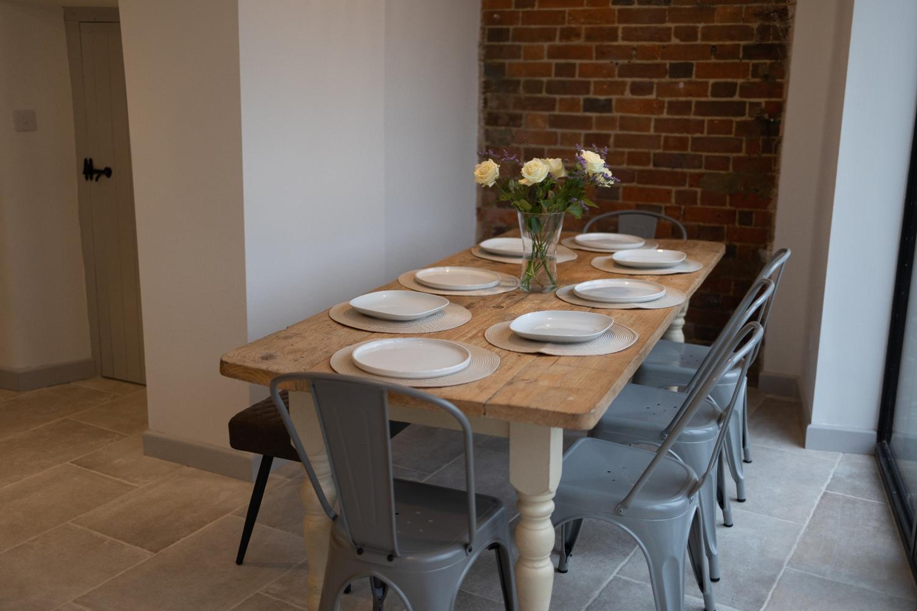 Cosy Country Townhouse in Woodstock view 3