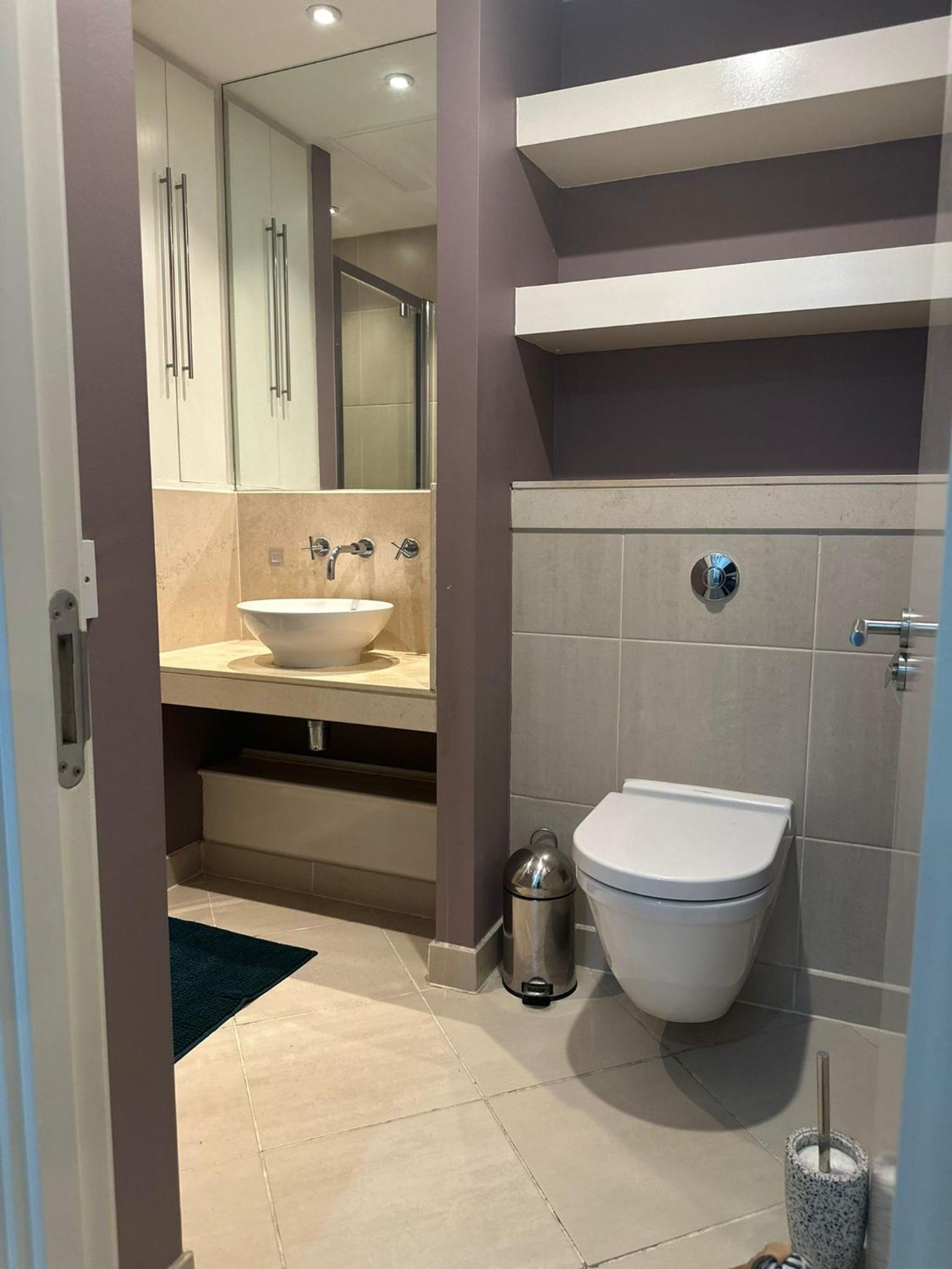 Lakes 2 Bedroom Shared Apartment In Canary Wharf With Private Bathrooms