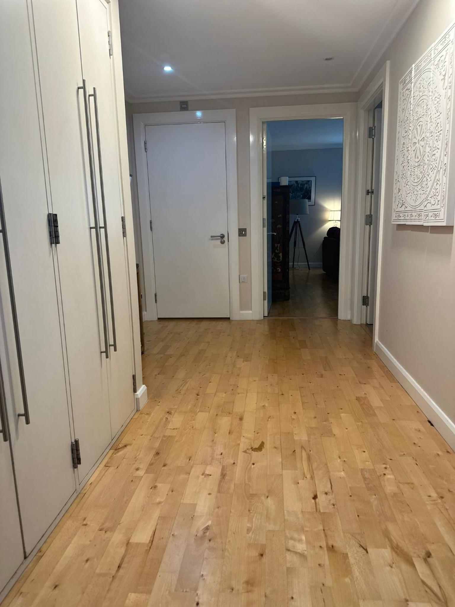 Lakes 2 Bedroom Shared Apartment In Canary Wharf With Private Bathrooms
