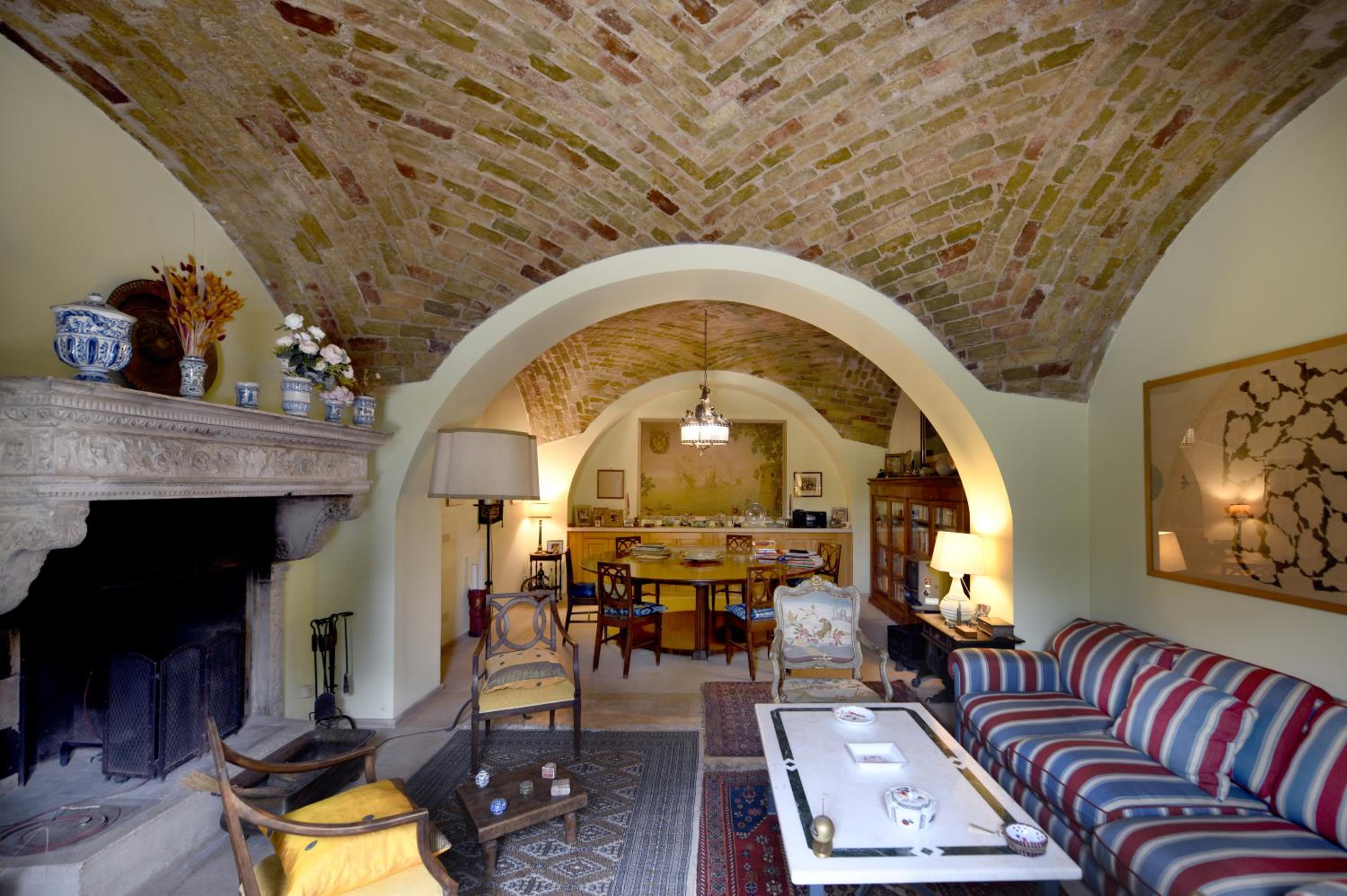 Colonna Country Home
