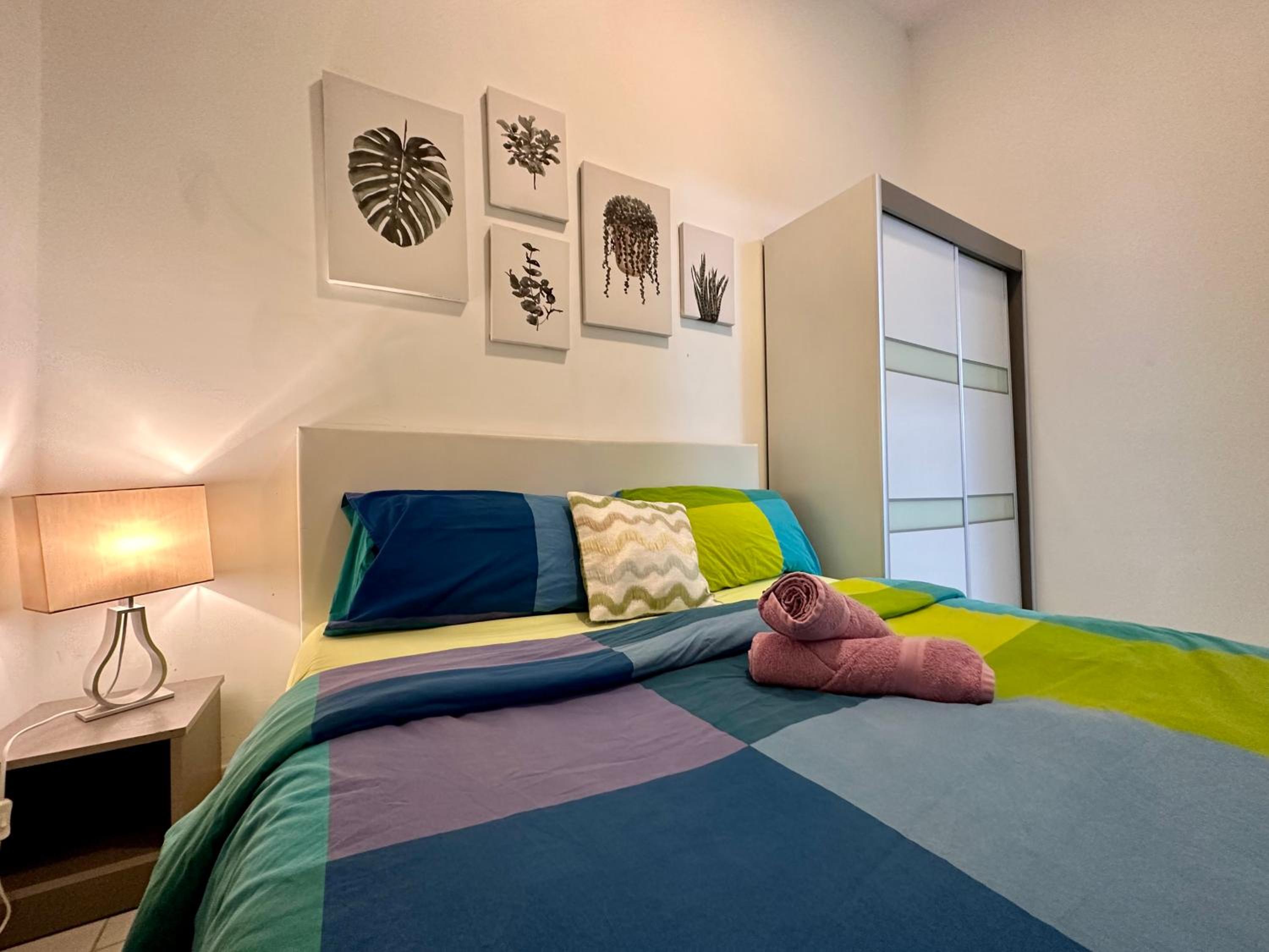 2BR Apartment @ Icon City photo 7