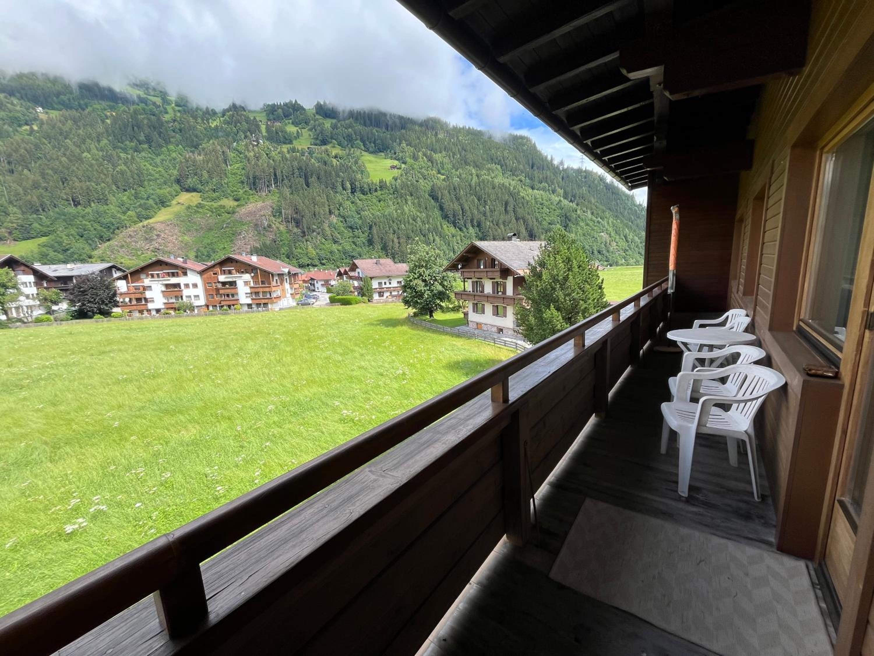 Zell Views Apartments