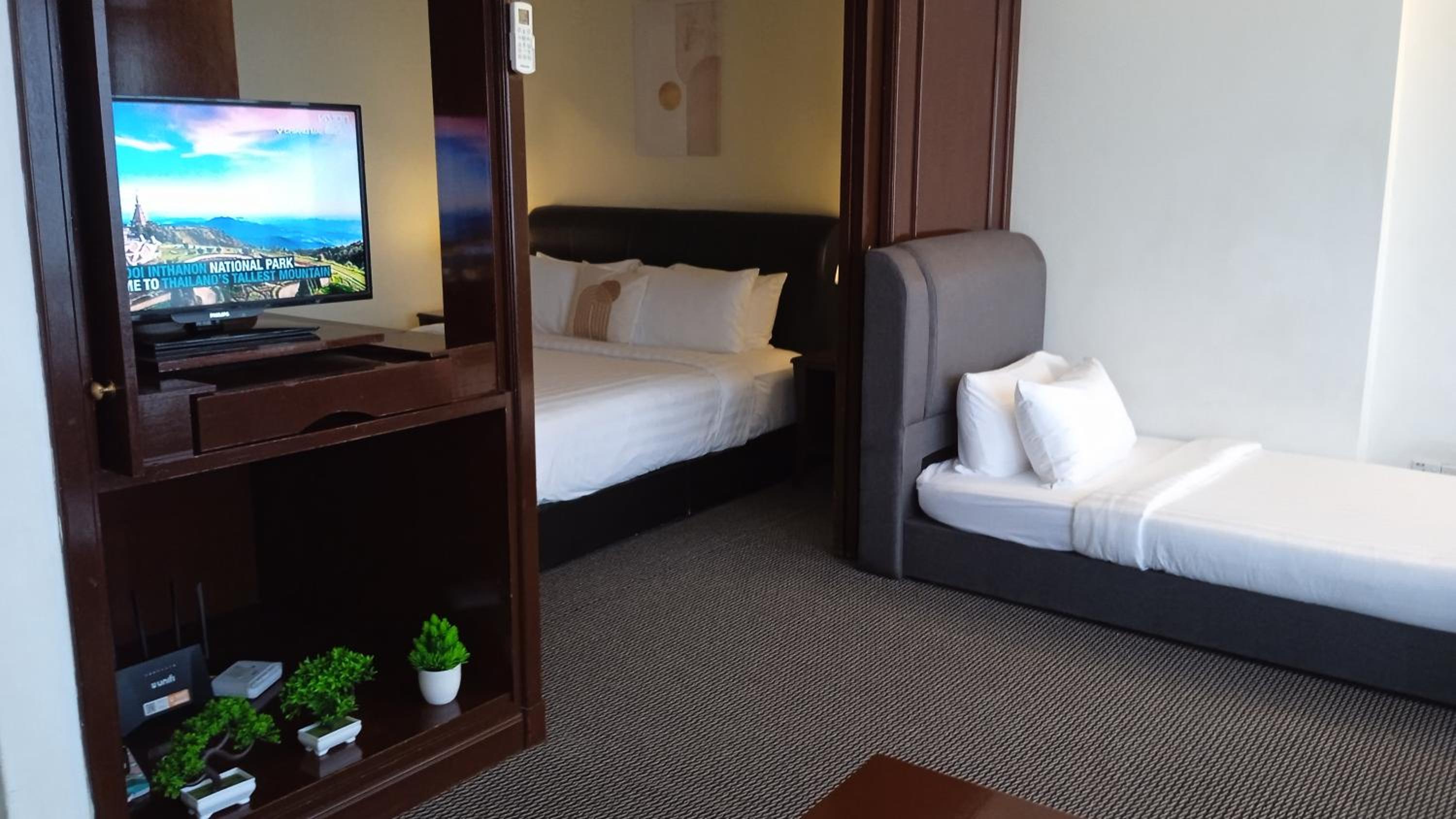 Visitor Service Suits at Times Square Bukitbintang K L