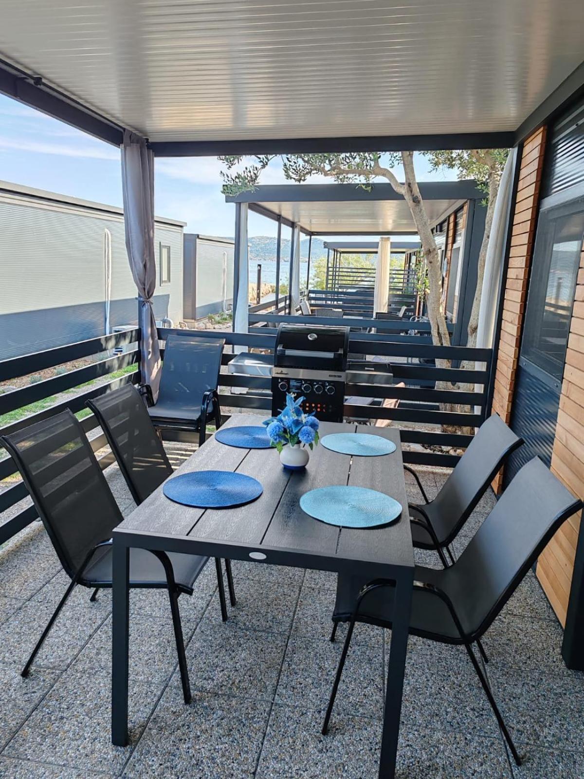 EMMI Mobile Home view 2