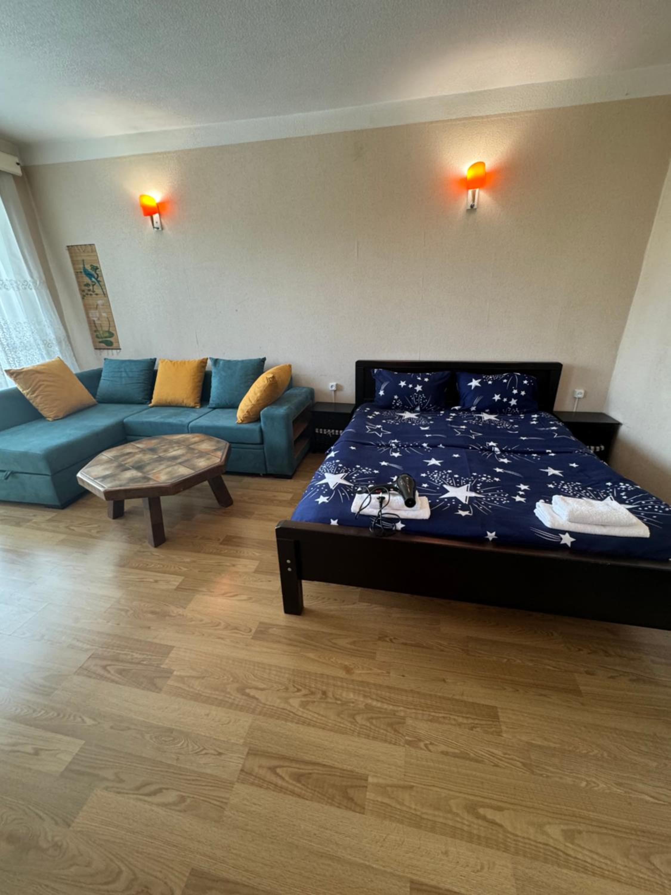 Cozy apartment with balcony view 2