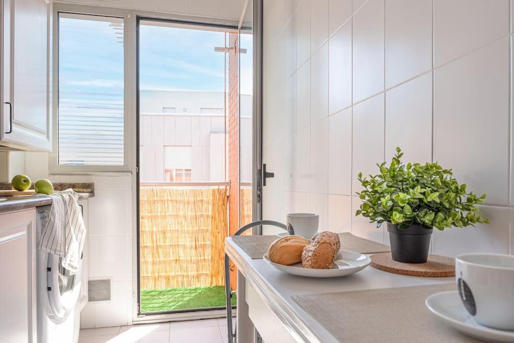 San Roman apartment with private parking