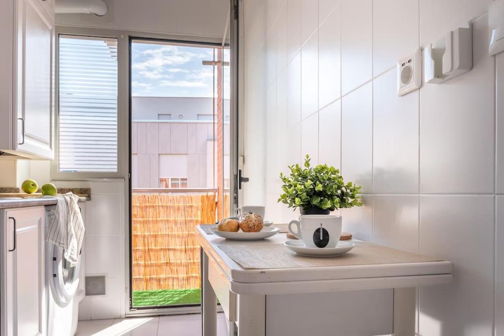 San Roman apartment with private parking