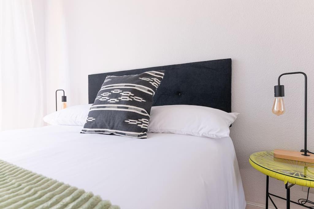 San Roman apartment with private parking