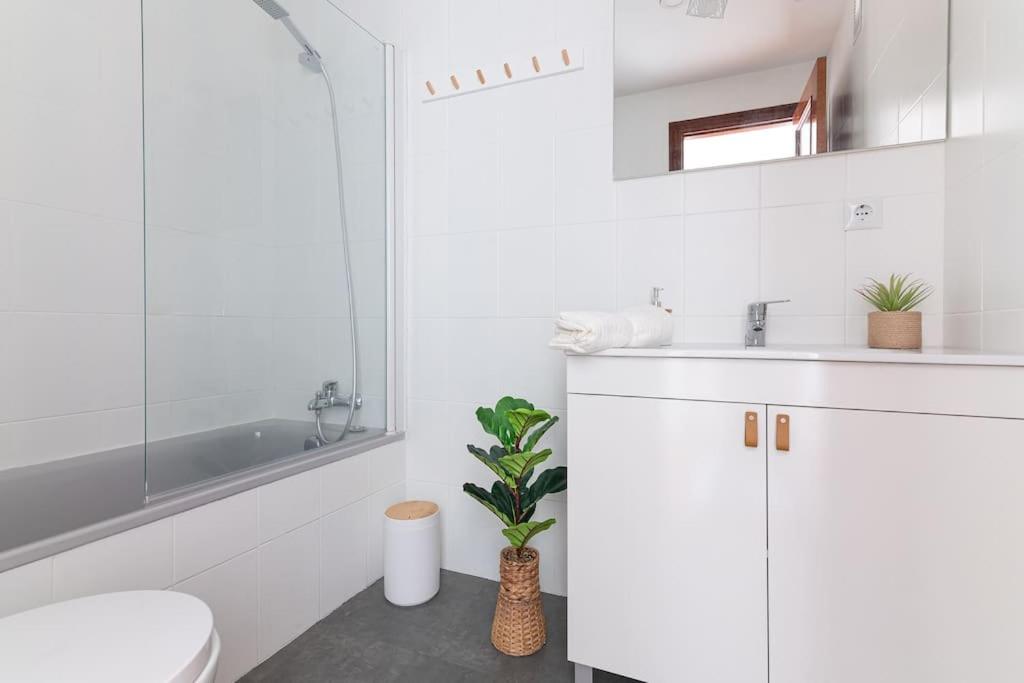 San Roman apartment with private parking