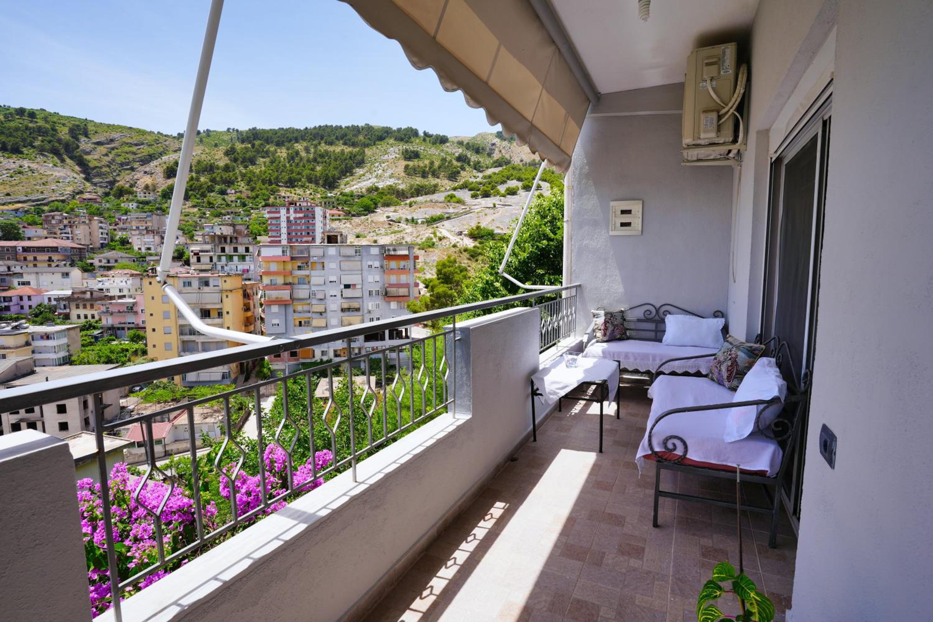 Vila Banushi