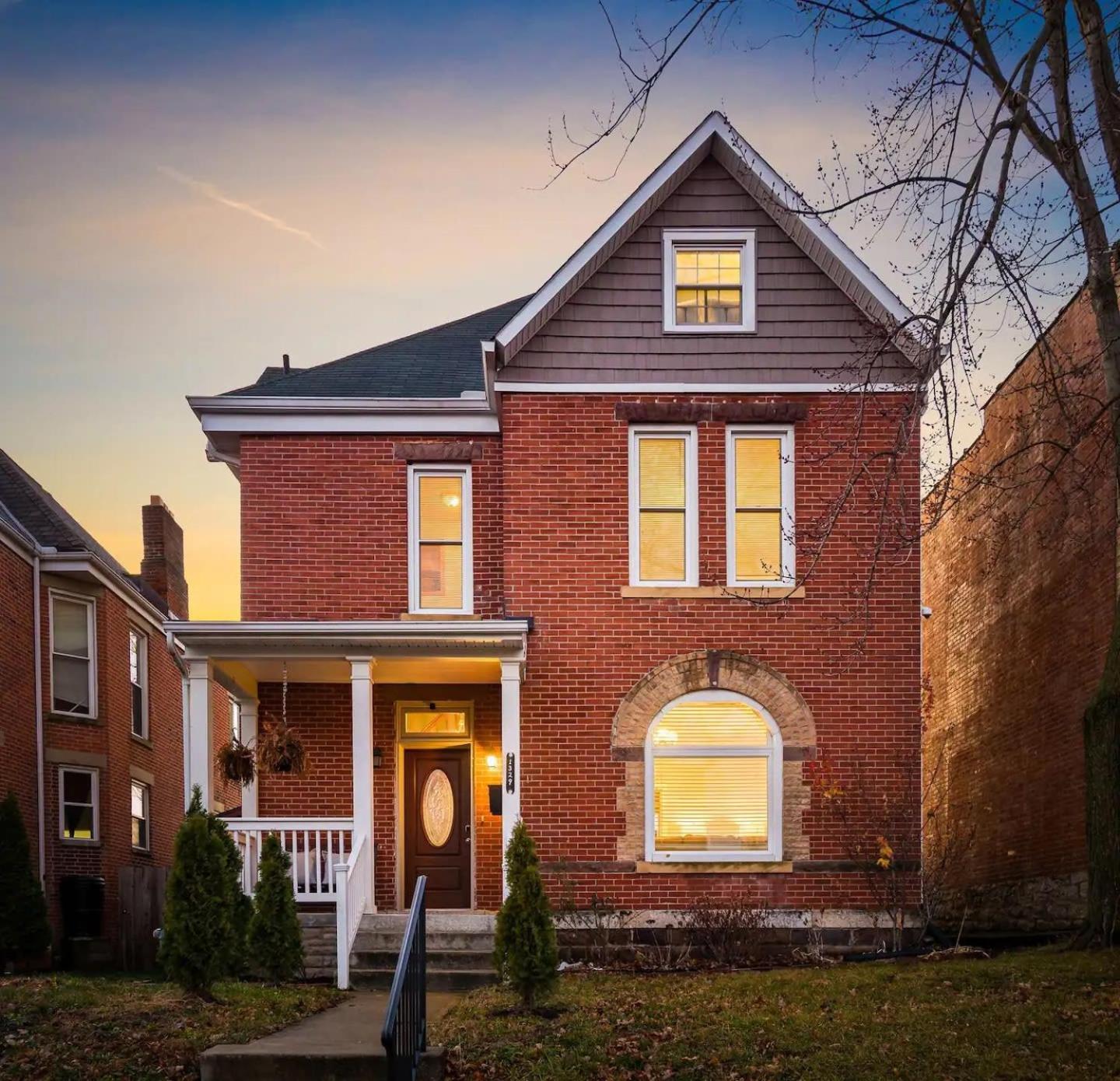 Fun upscale oasis w hot tub near OSU & Short North